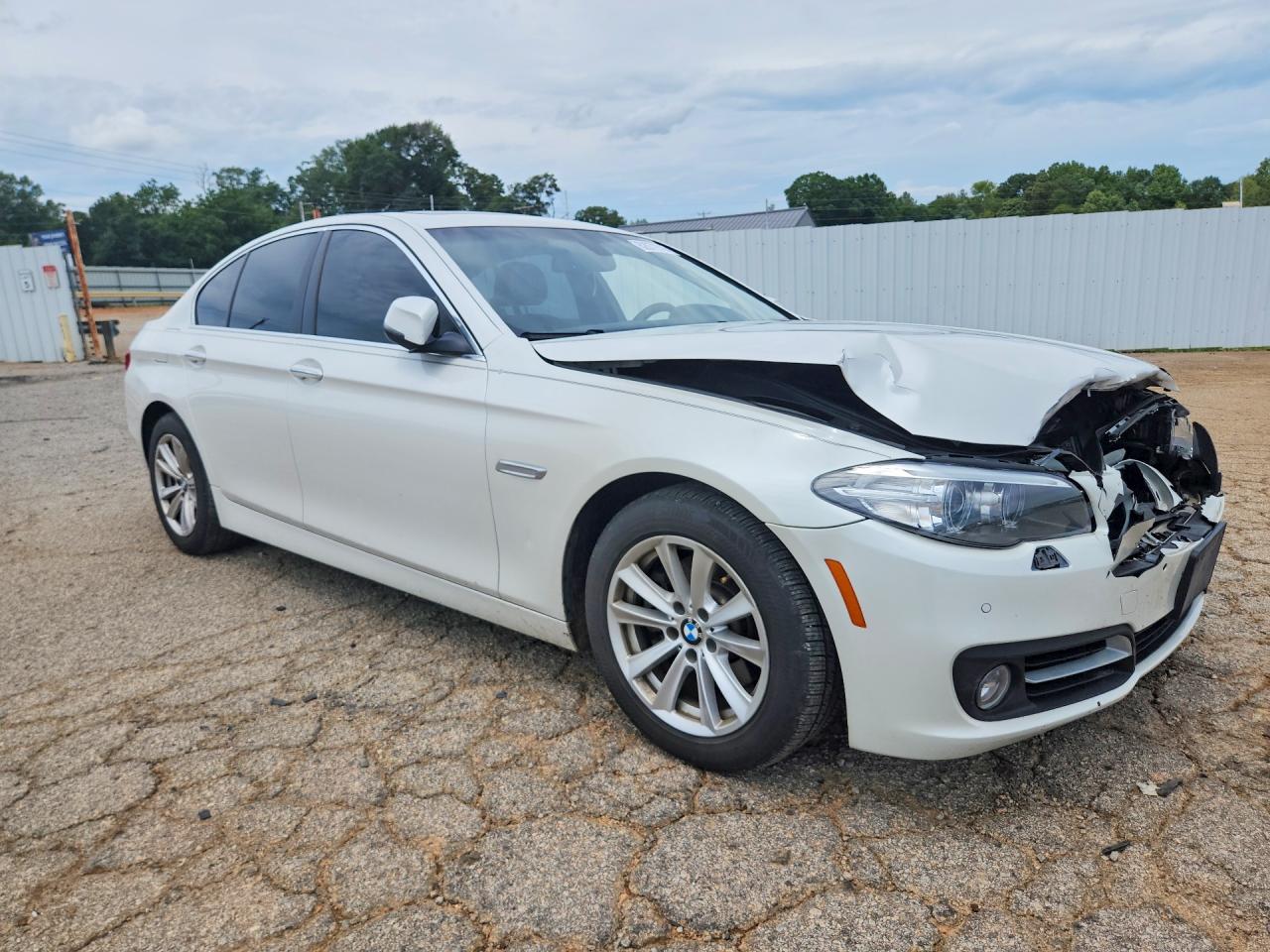 2015 Bmw 528 Xi White vin: WBA5A7C5XFD623675