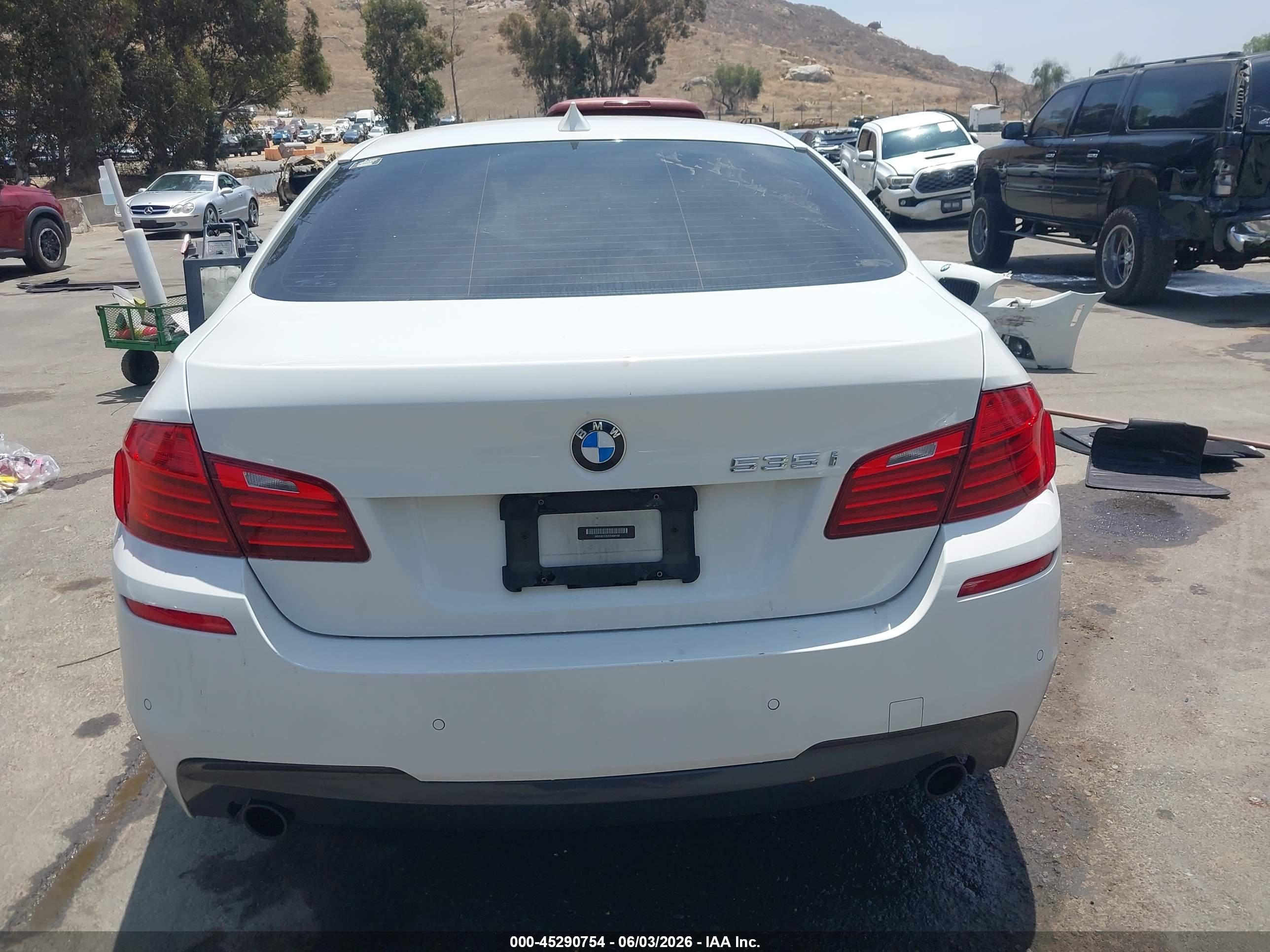 2014 Bmw 535i   White vin: WBA5B1C53ED484188