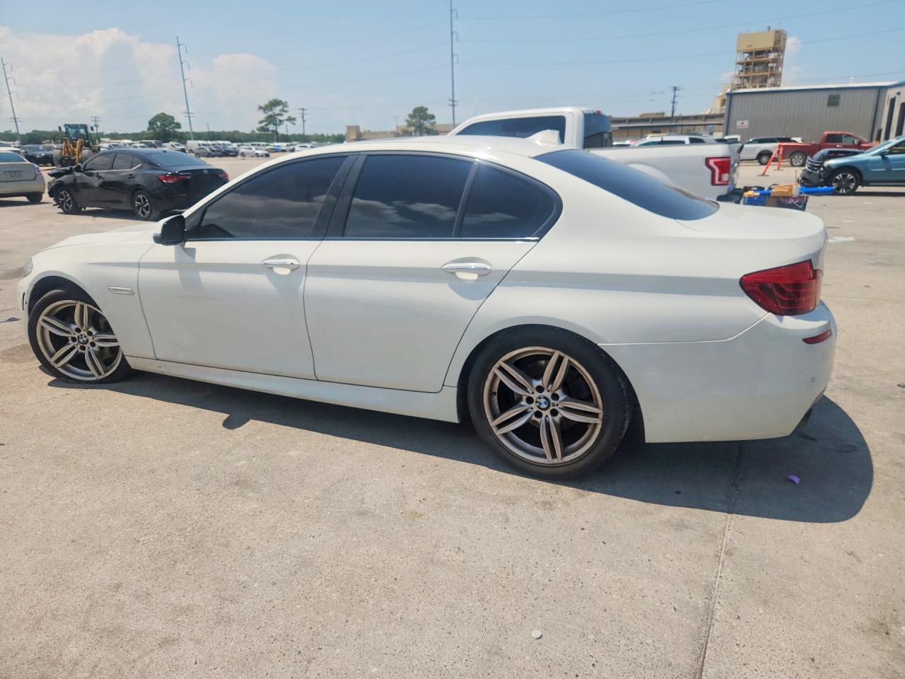 2015 Bmw 535i Белый vin: WBA5B1C59FD922942