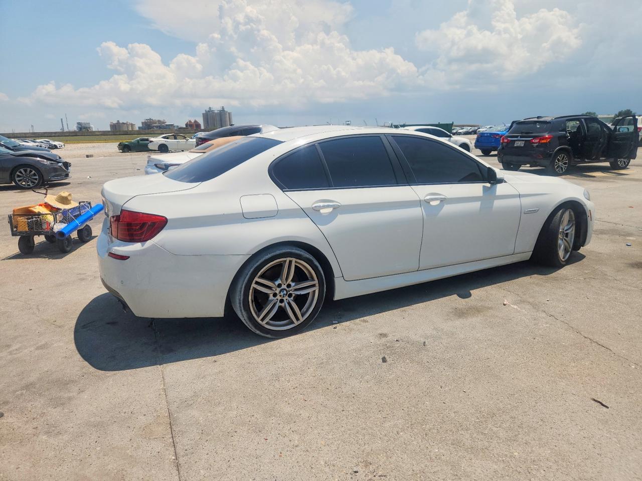 2015 Bmw 535i Белый vin: WBA5B1C59FD922942