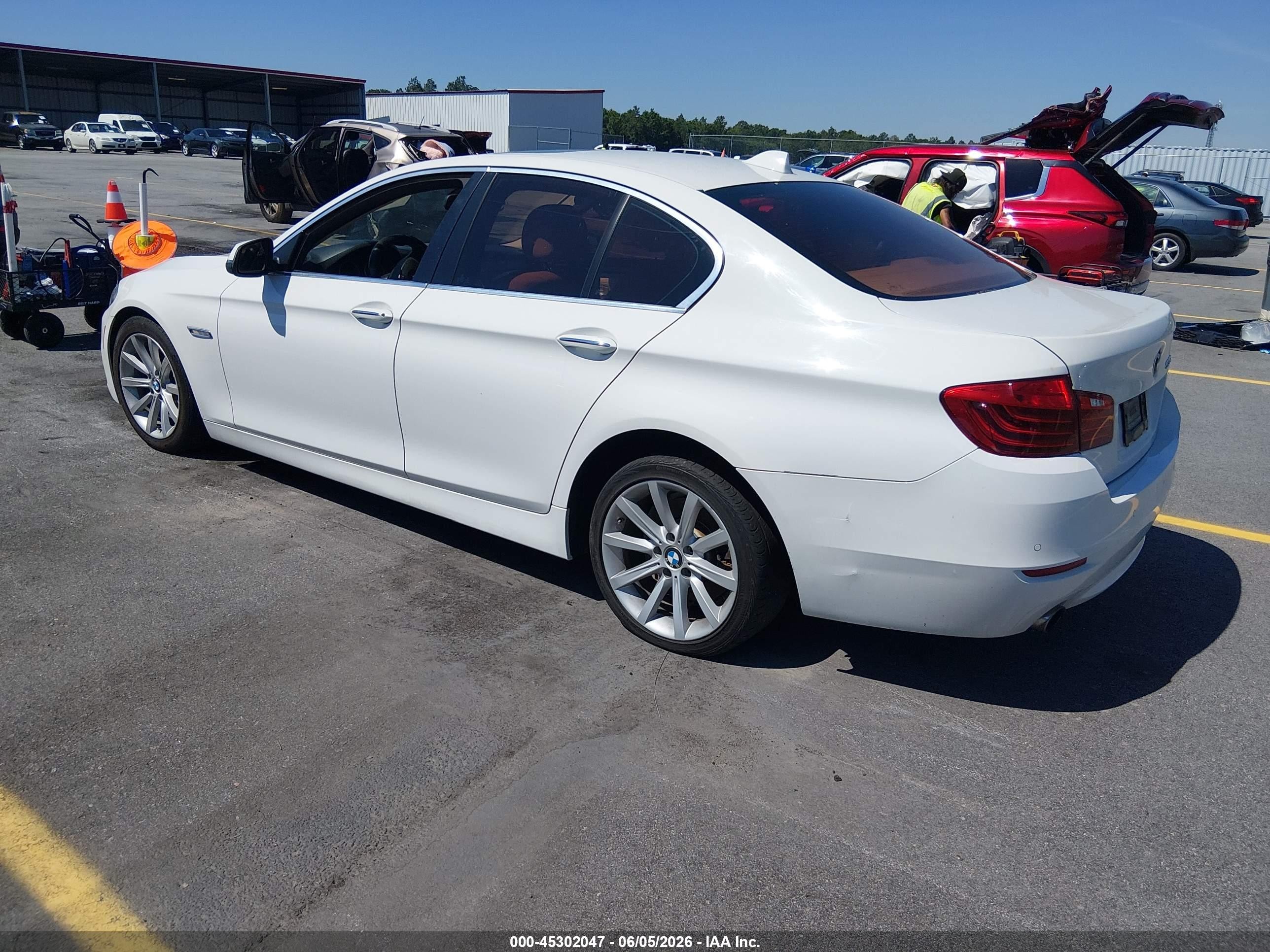 2015 Bmw 535i   Белый vin: WBA5B1C59FG126657