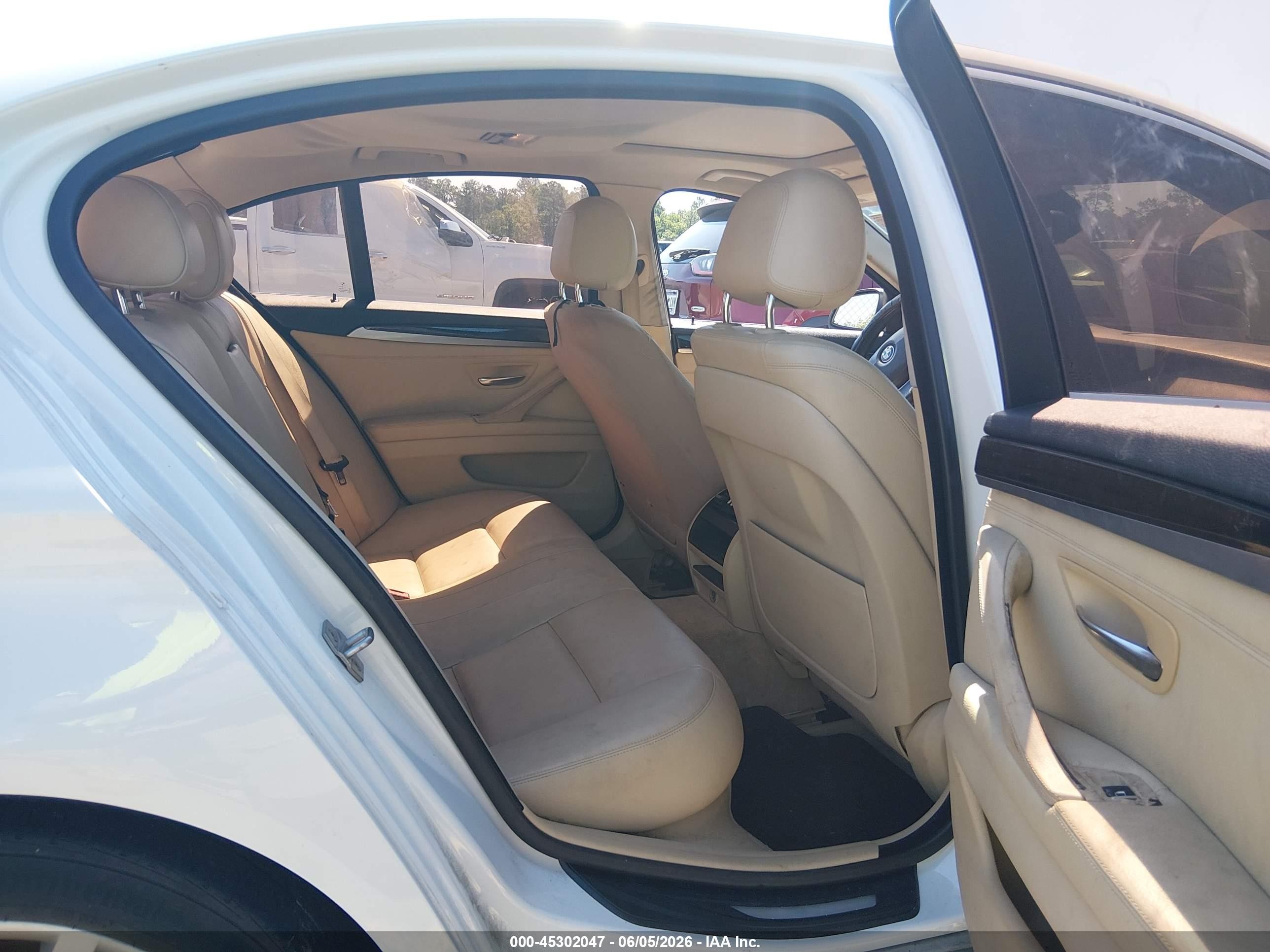 2015 Bmw 535i   Белый vin: WBA5B1C59FG126657