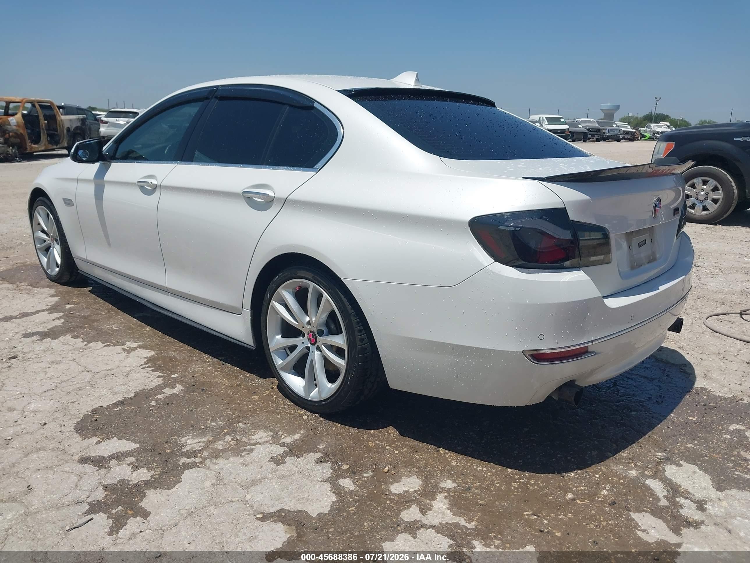 2014 Bmw 535i Xdrive White vin: WBA5B3C50ED535173