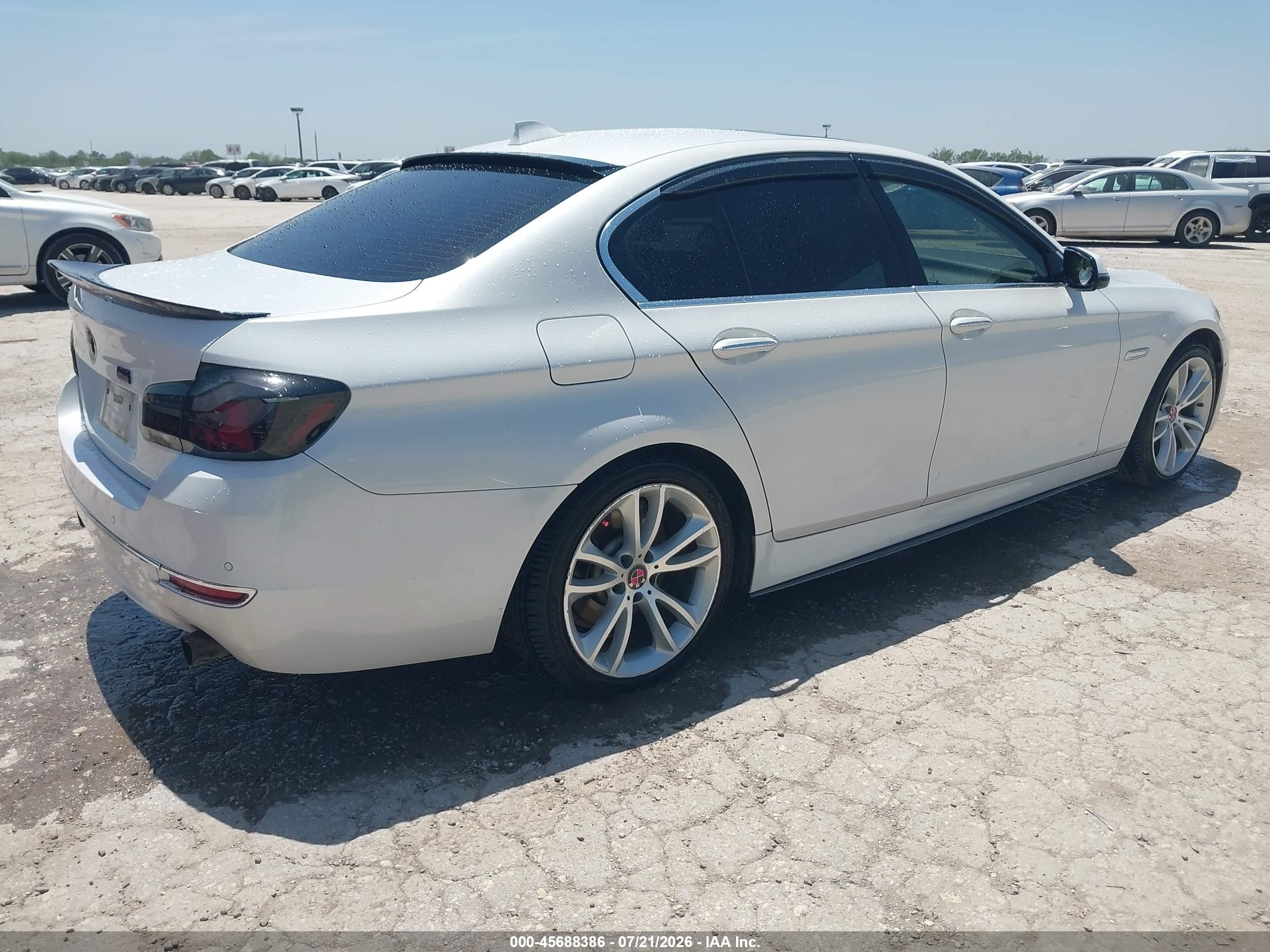 2014 Bmw 535i Xdrive White vin: WBA5B3C50ED535173