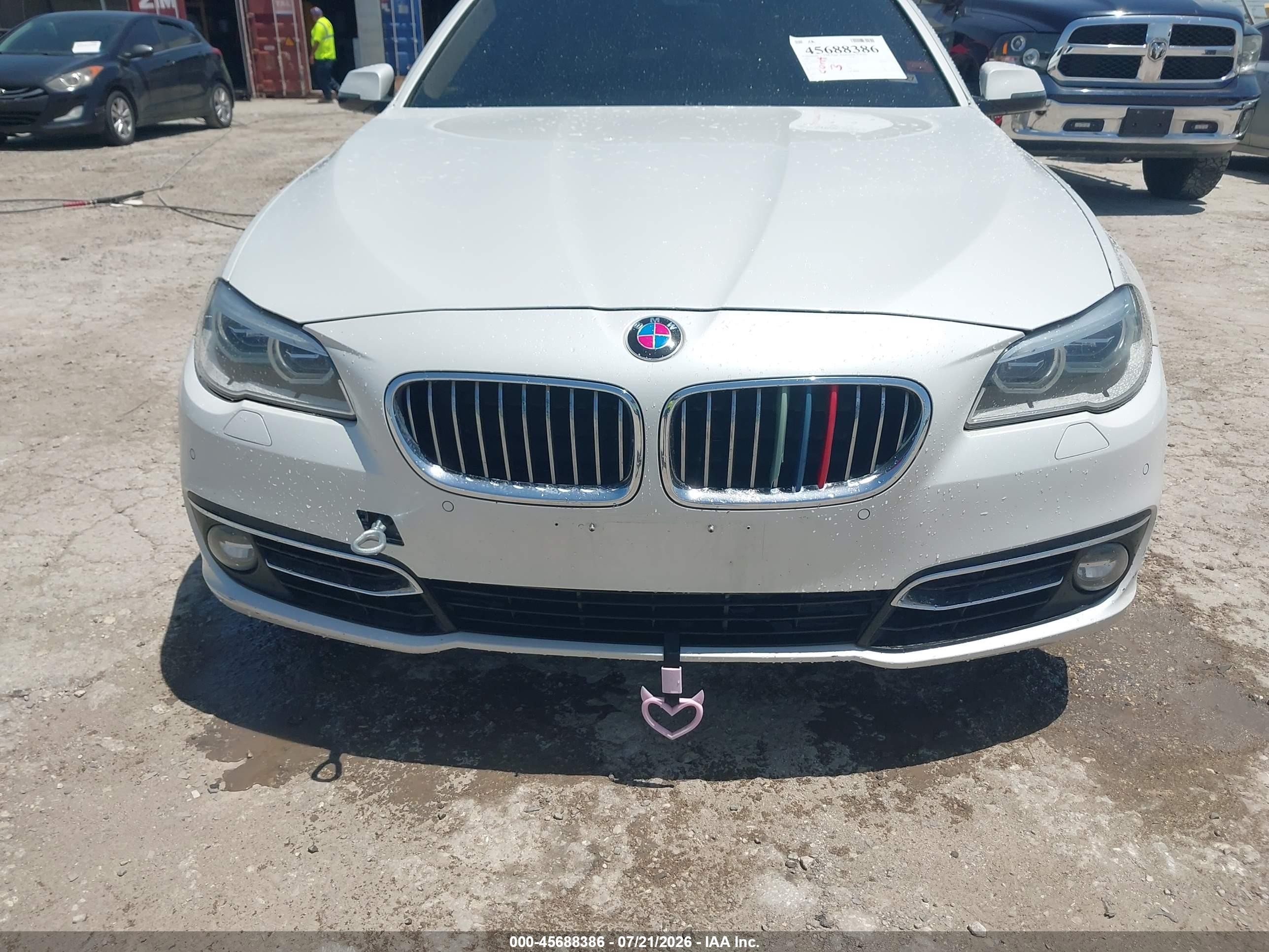 2014 Bmw 535i Xdrive White vin: WBA5B3C50ED535173