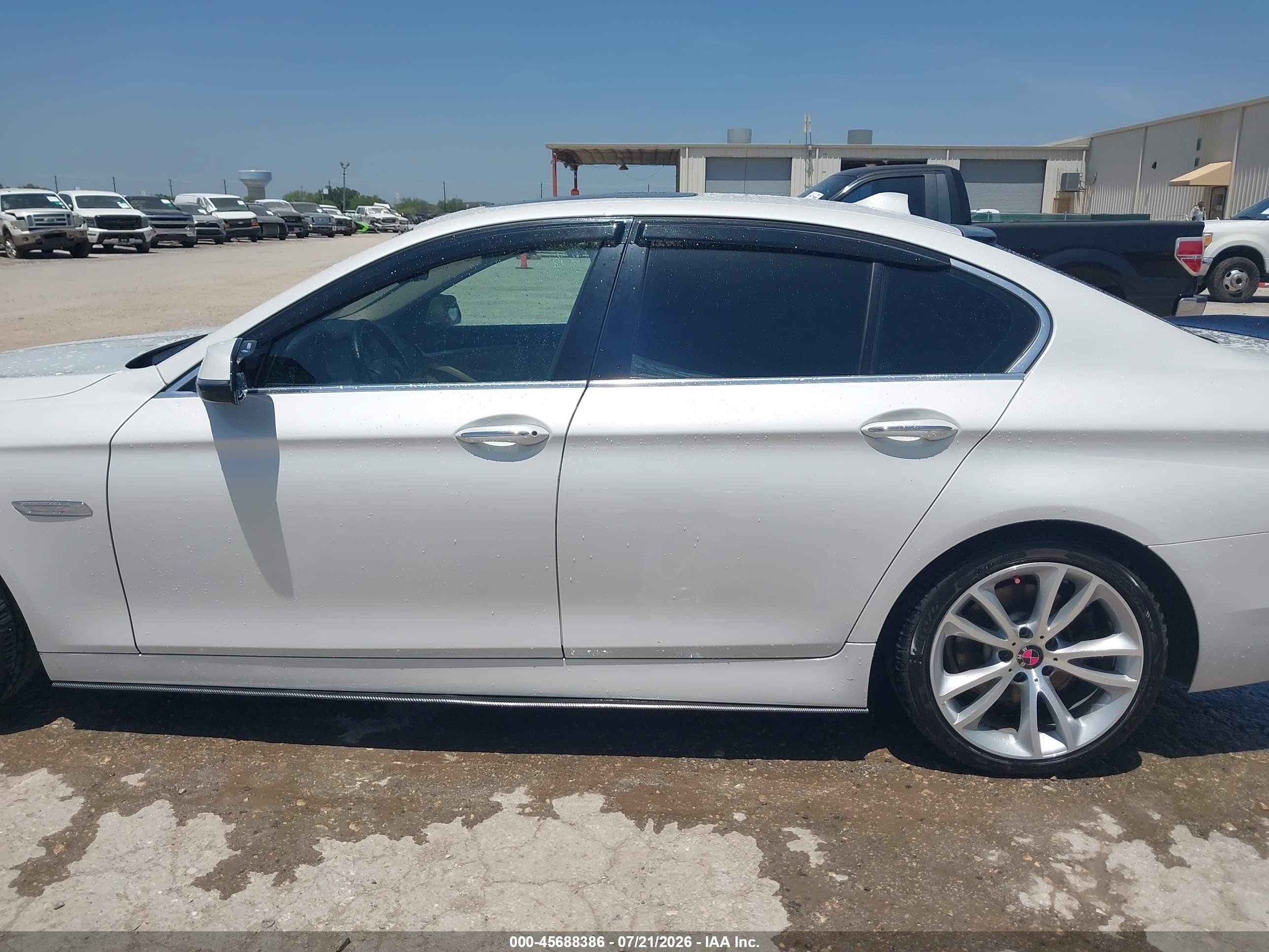 2014 Bmw 535i Xdrive White vin: WBA5B3C50ED535173