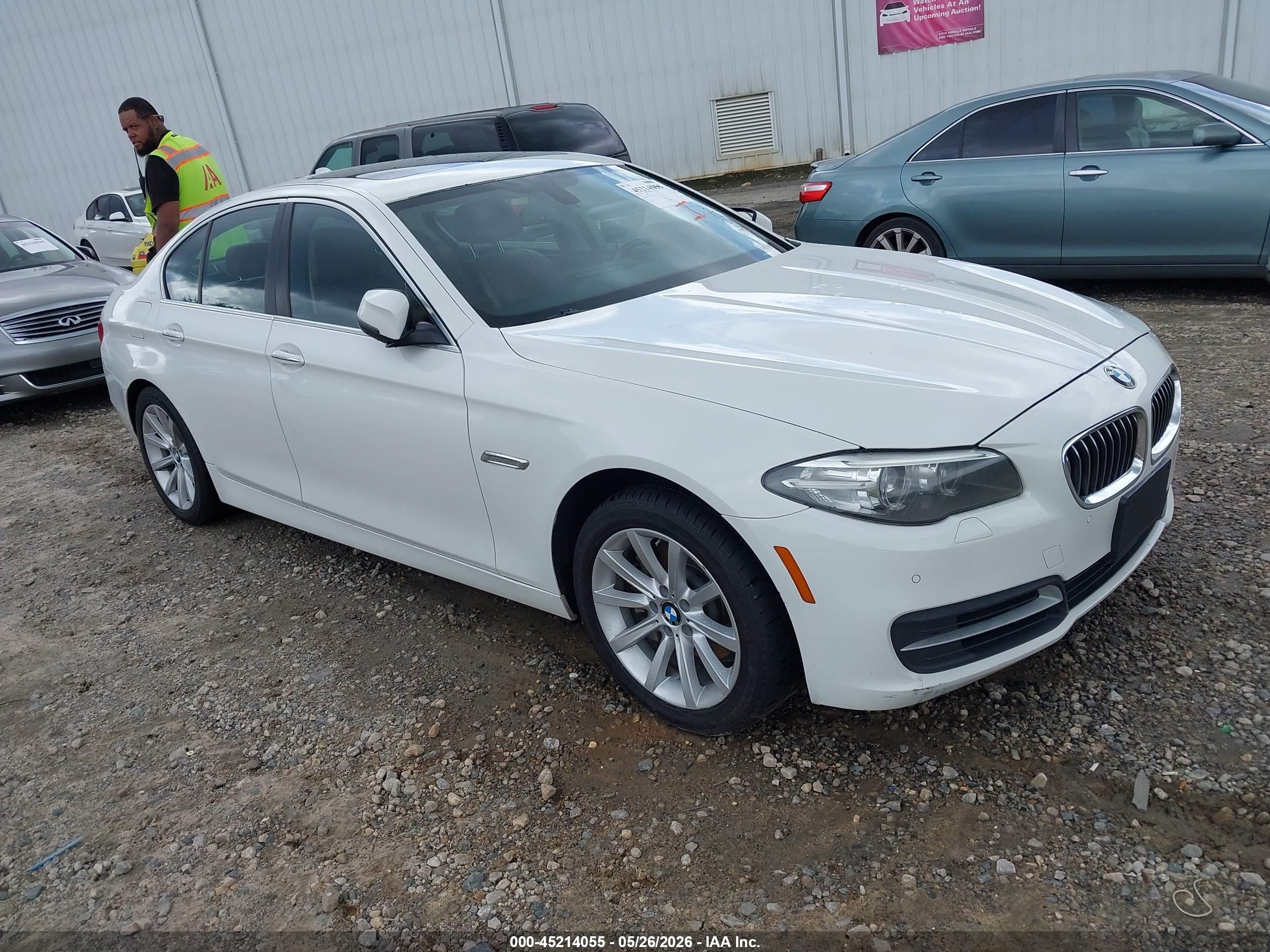 2014 Bmw 535i Xdrive White vin: WBA5B3C51ED530693
