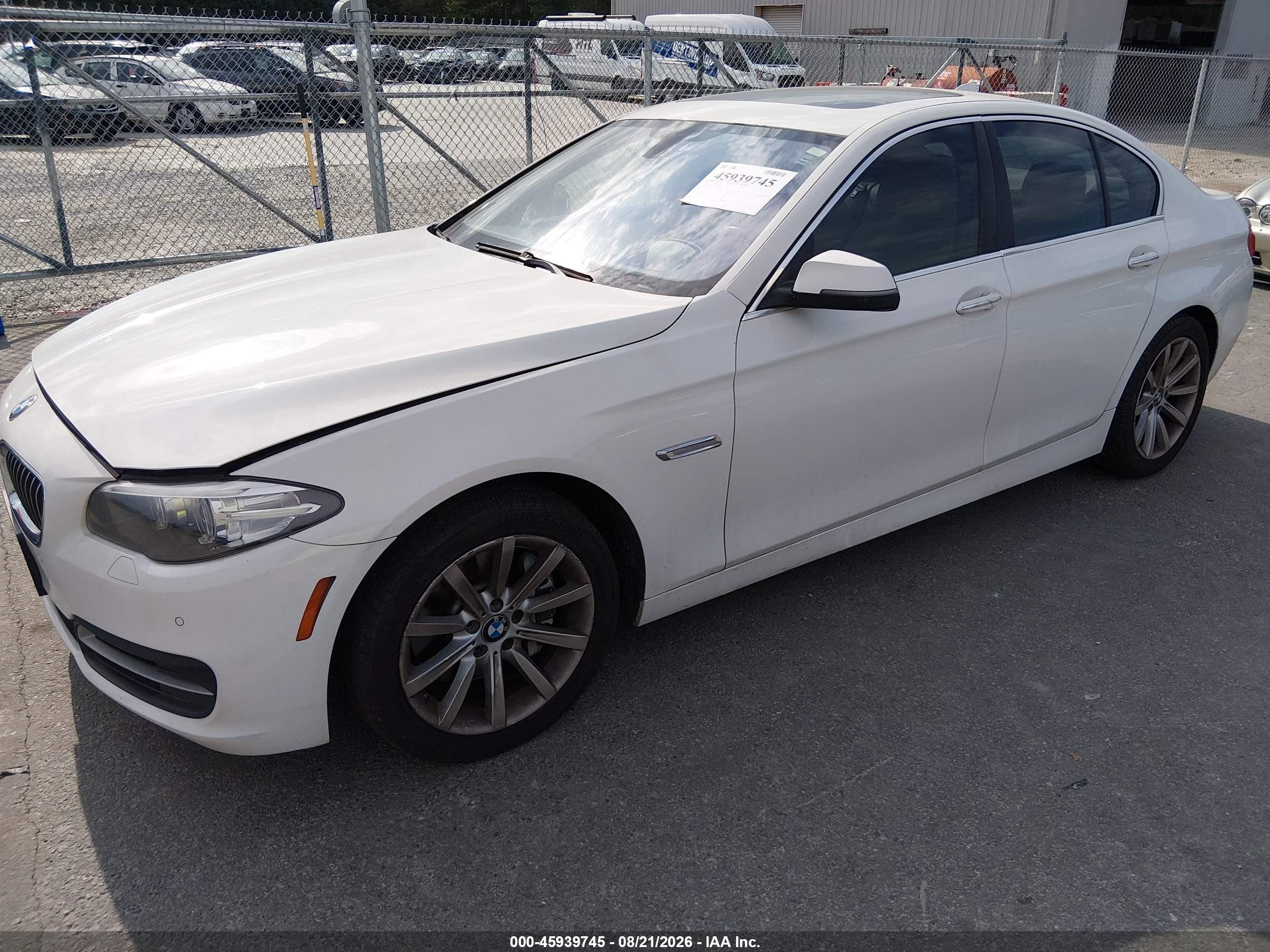 2014 Bmw 535i Xdrive White vin: WBA5B3C51ED531083