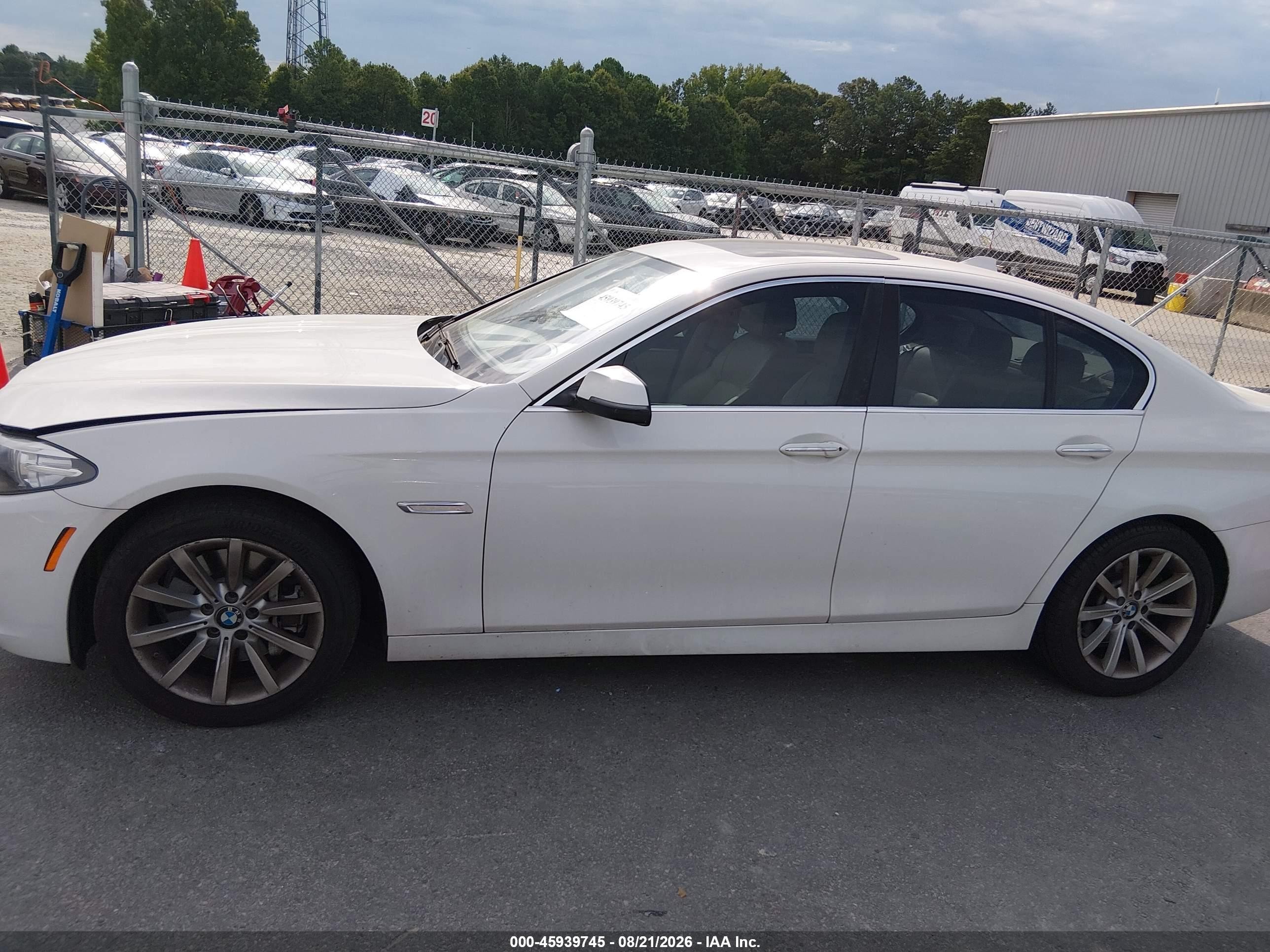 2014 Bmw 535i Xdrive White vin: WBA5B3C51ED531083