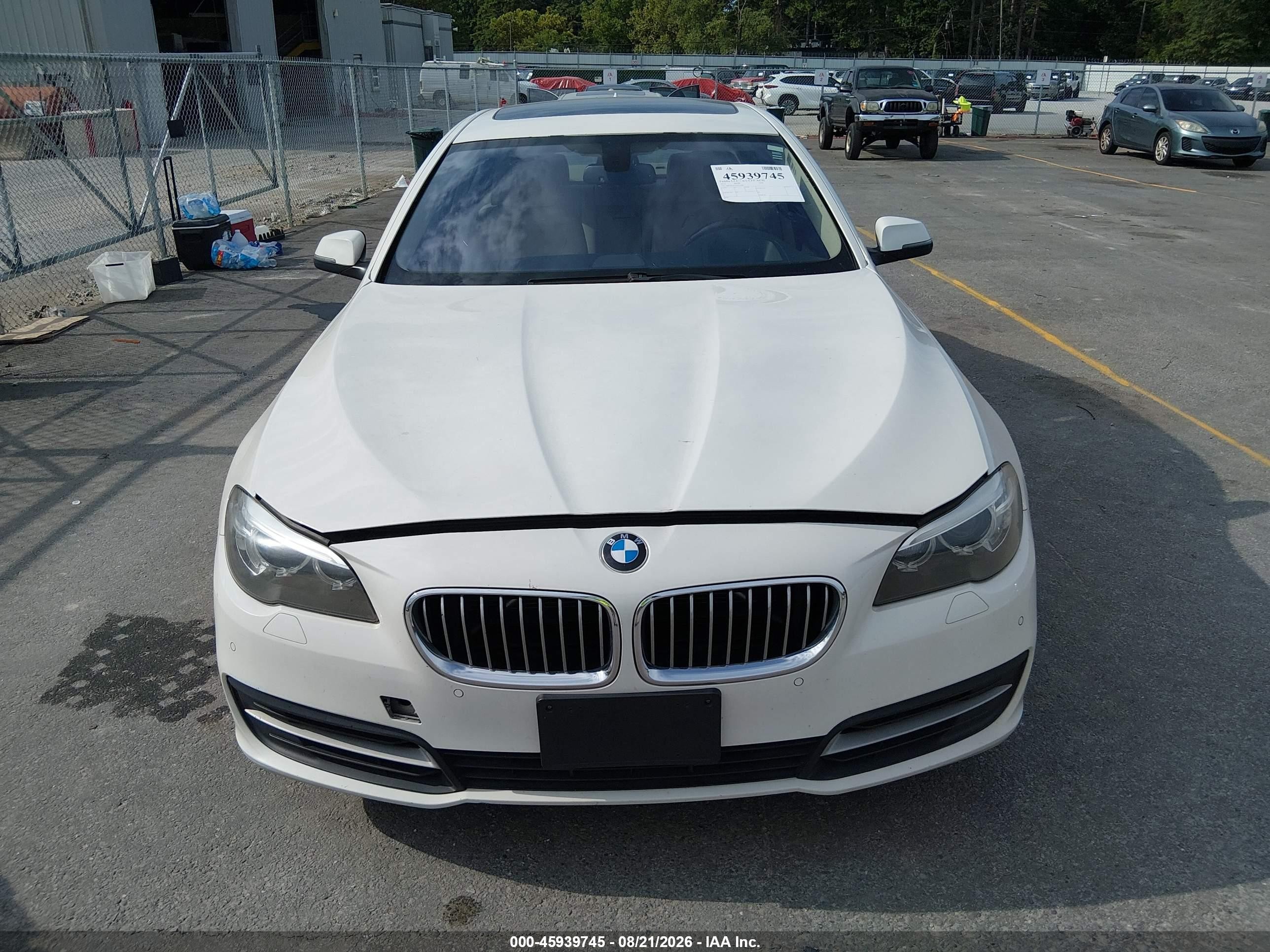 2014 Bmw 535i Xdrive White vin: WBA5B3C51ED531083