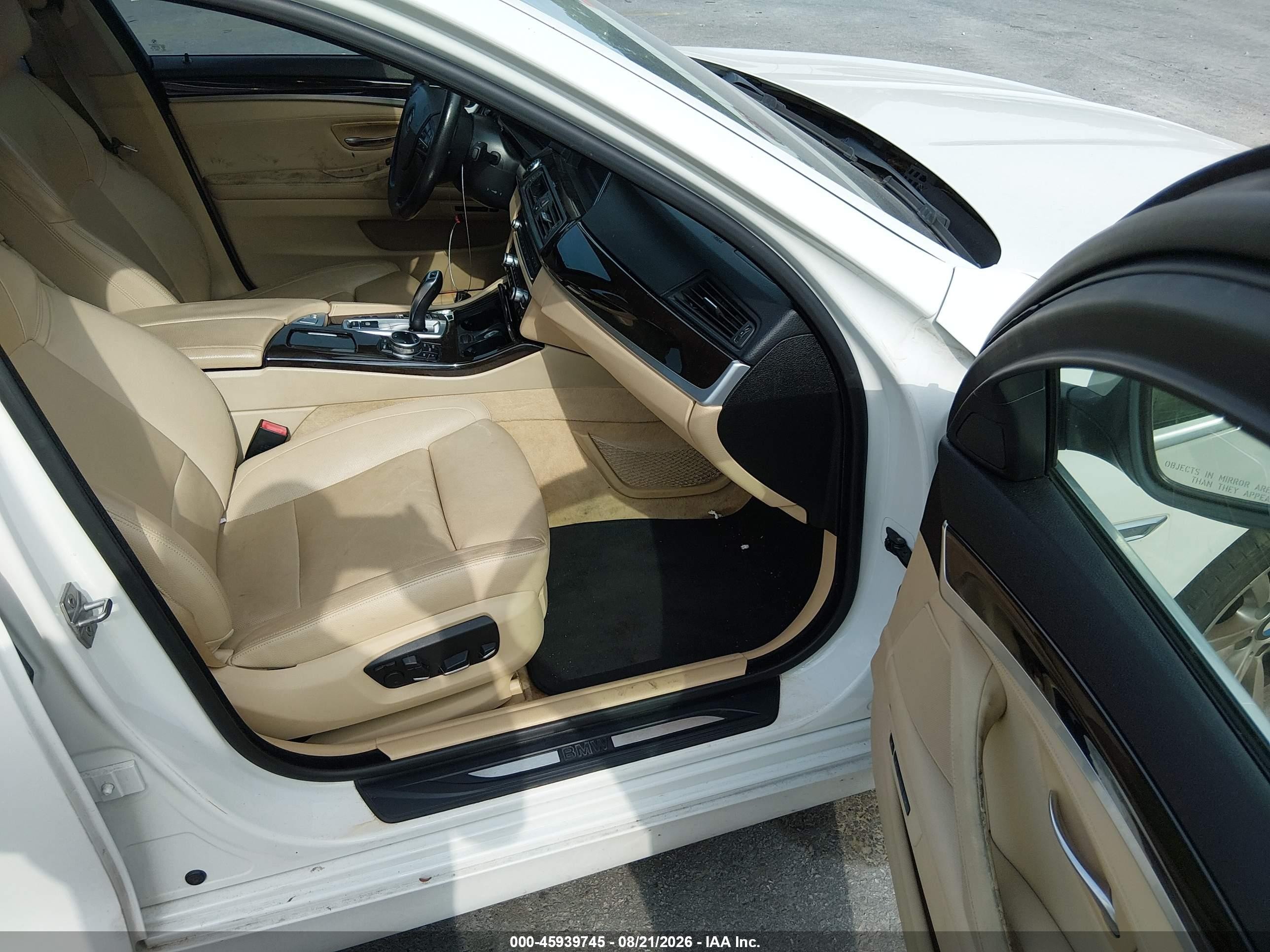 2014 Bmw 535i Xdrive White vin: WBA5B3C51ED531083