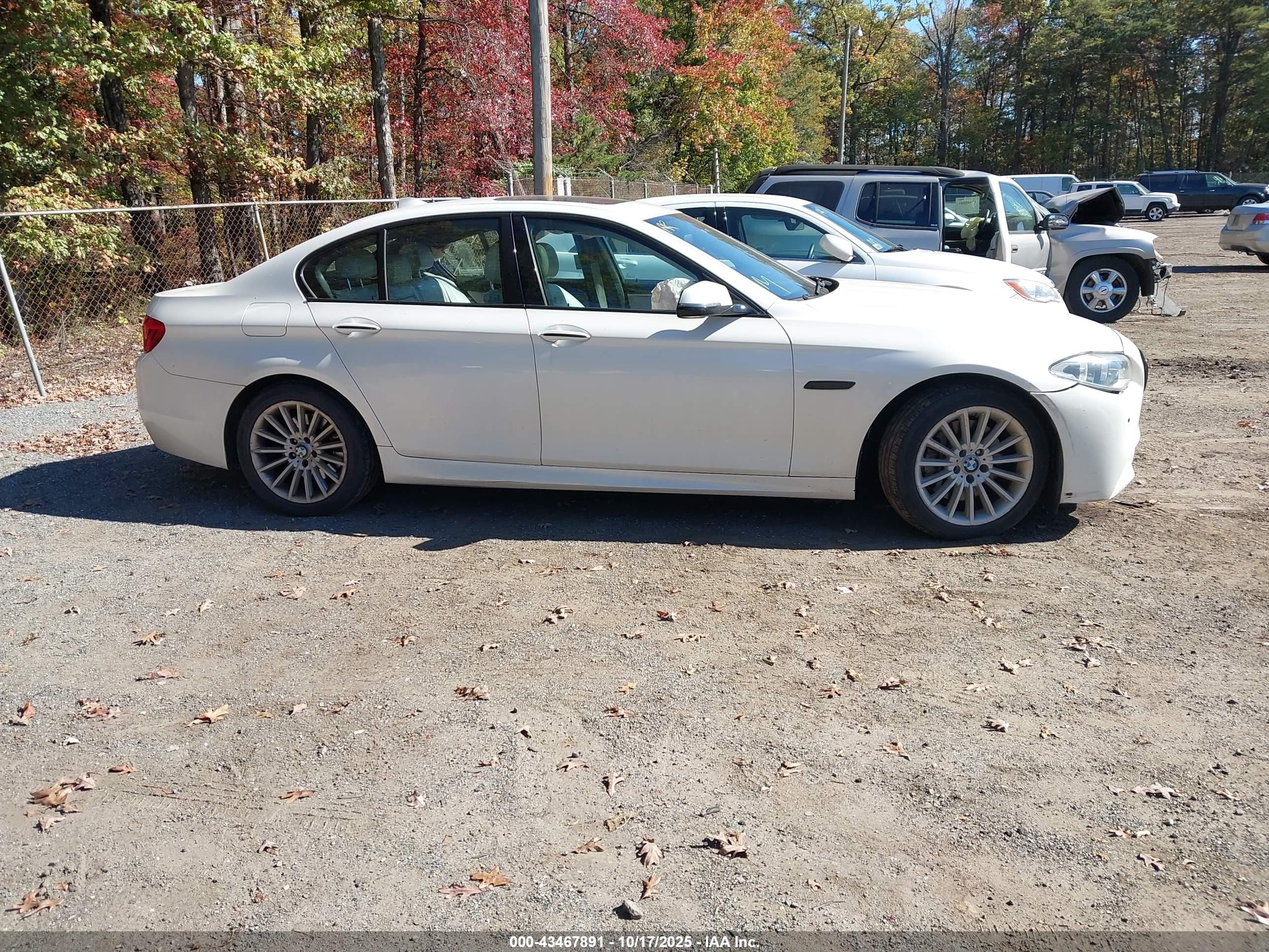 2015 Bmw 535i Xdrive White vin: WBA5B3C51FD540769