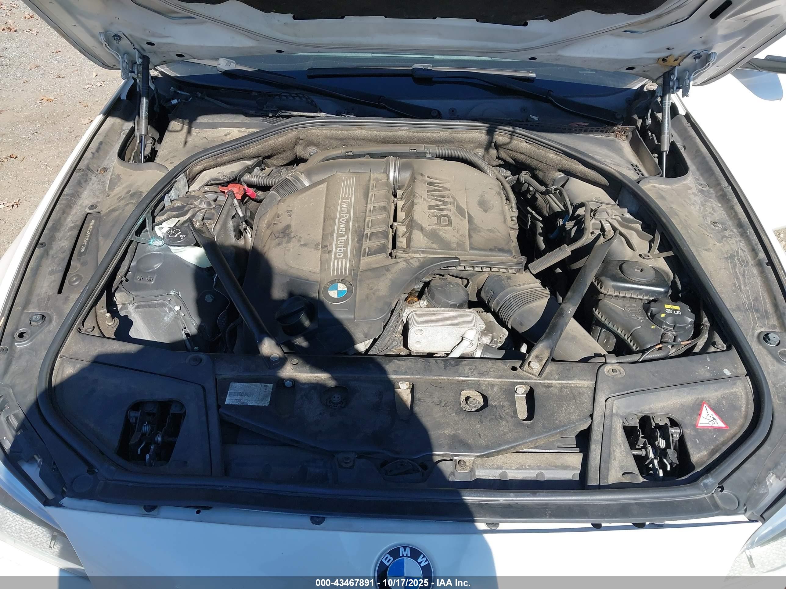 2015 Bmw 535i Xdrive White vin: WBA5B3C51FD540769