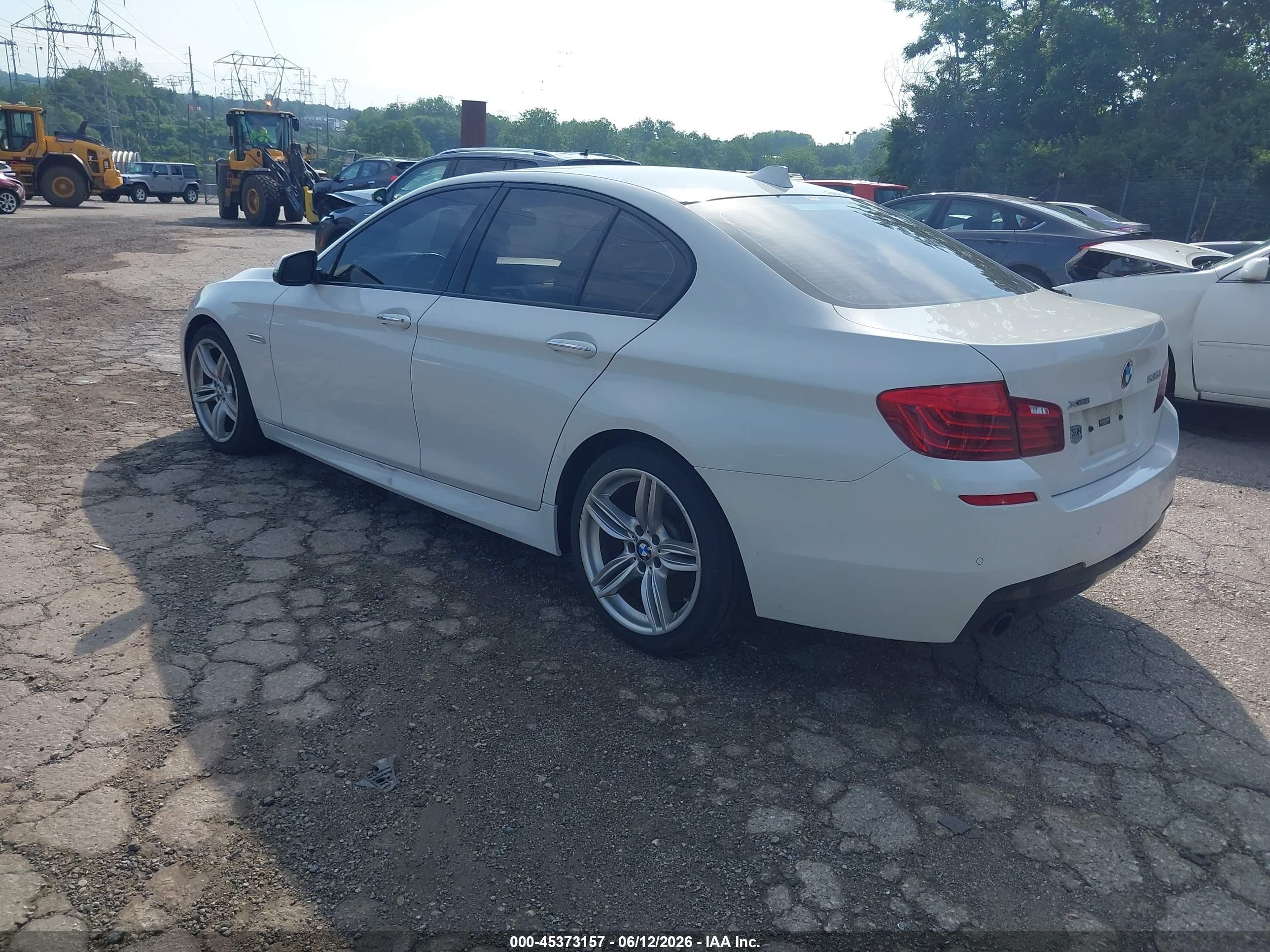 2015 Bmw 535i Xdrive Белый vin: WBA5B3C51FD542537