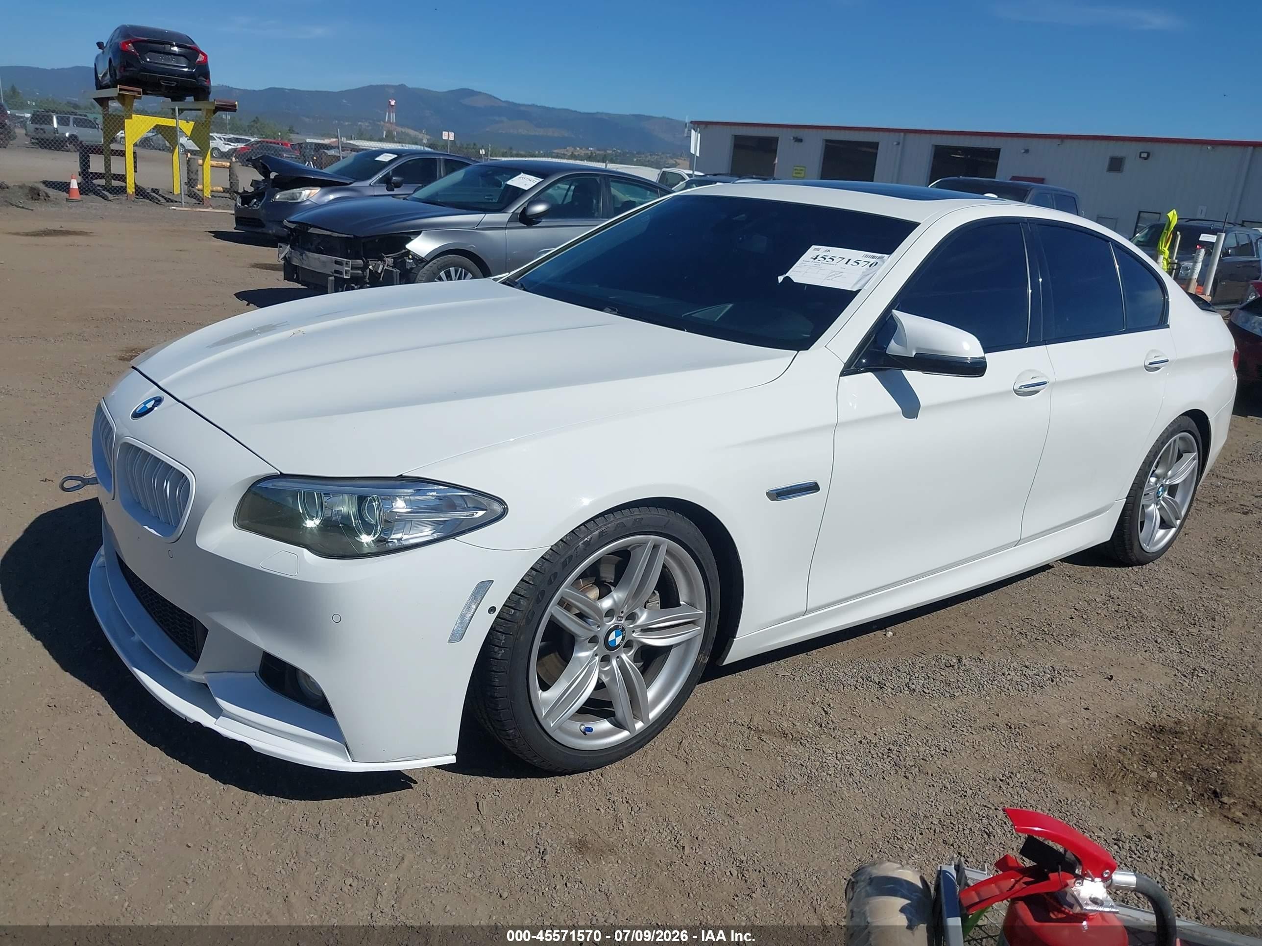 2015 Bmw 535i Xdrive White vin: WBA5B3C51FD546572