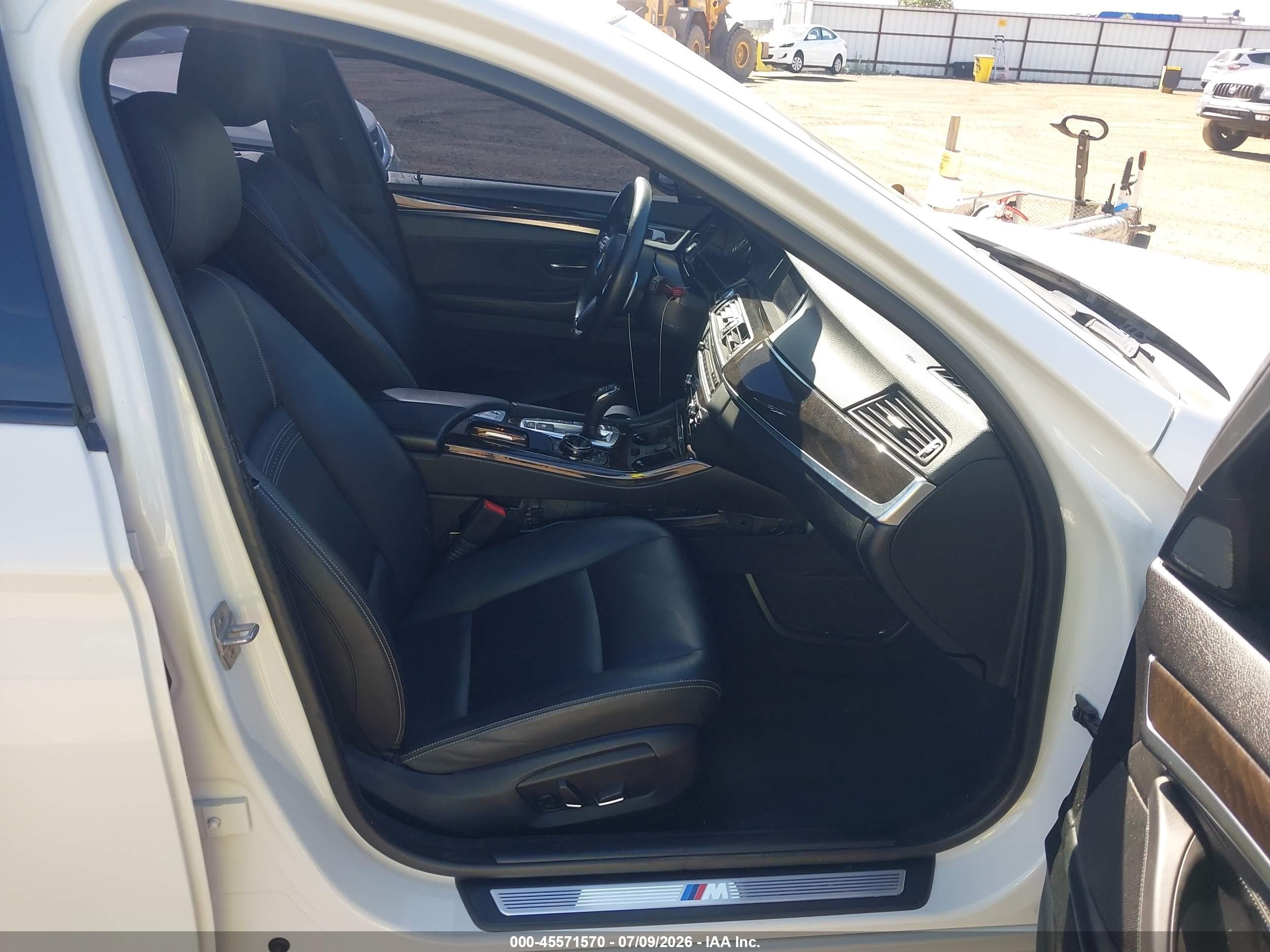 2015 Bmw 535i Xdrive White vin: WBA5B3C51FD546572