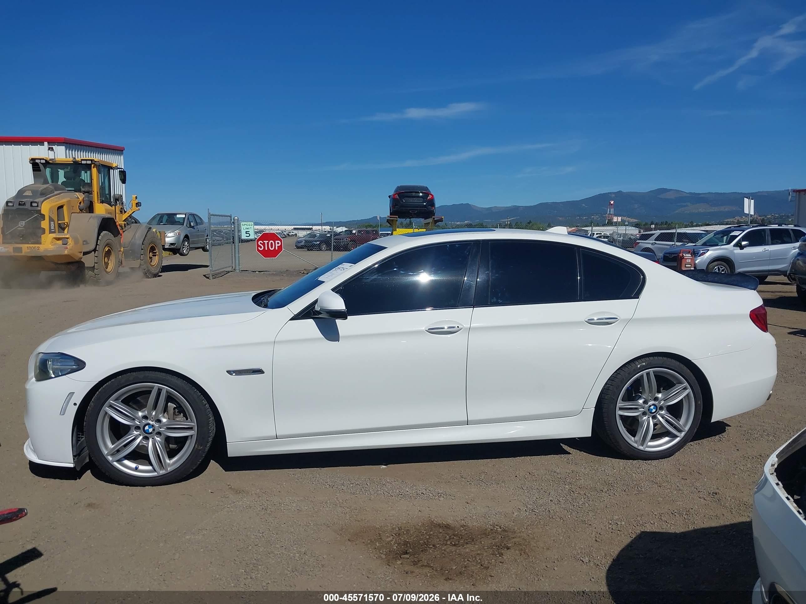 2015 Bmw 535i Xdrive White vin: WBA5B3C51FD546572