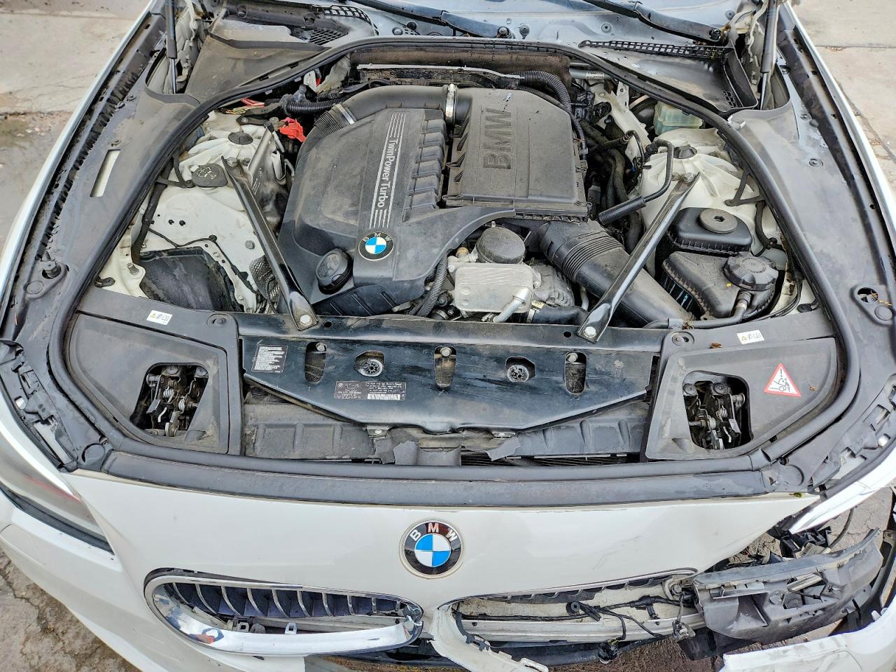 2014 Bmw 535 Xi White vin: WBA5B3C55ED534620