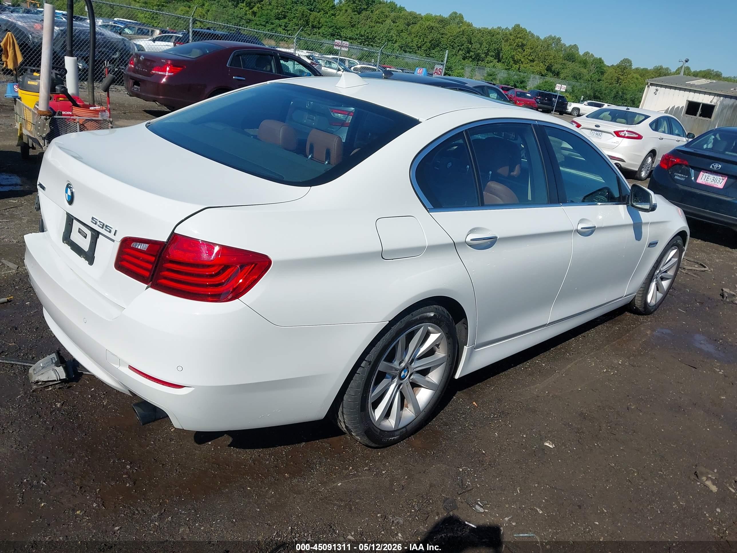 2014 Bmw 535i Xdrive White vin: WBA5B3C55ED539378