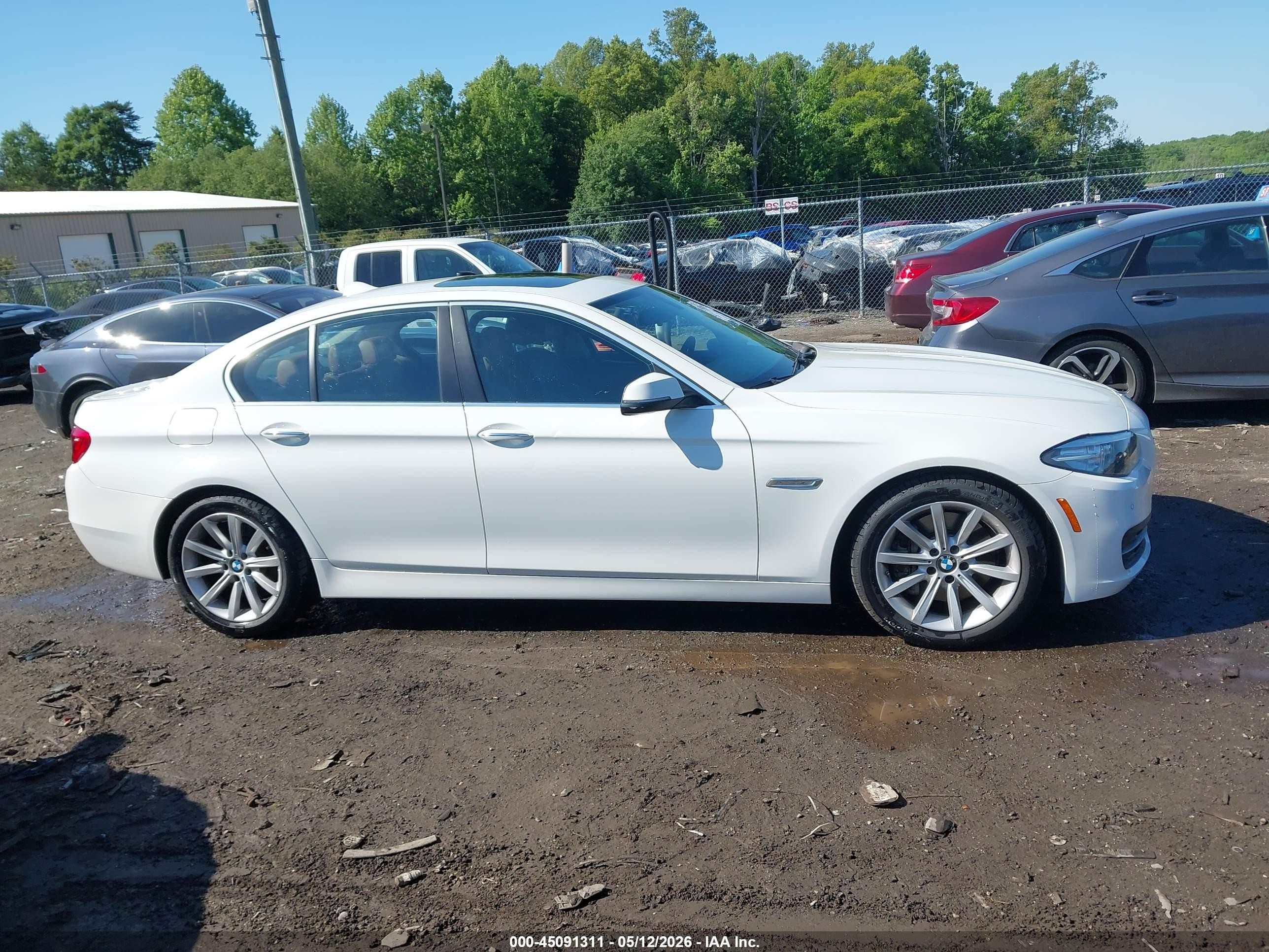 2014 Bmw 535i Xdrive White vin: WBA5B3C55ED539378