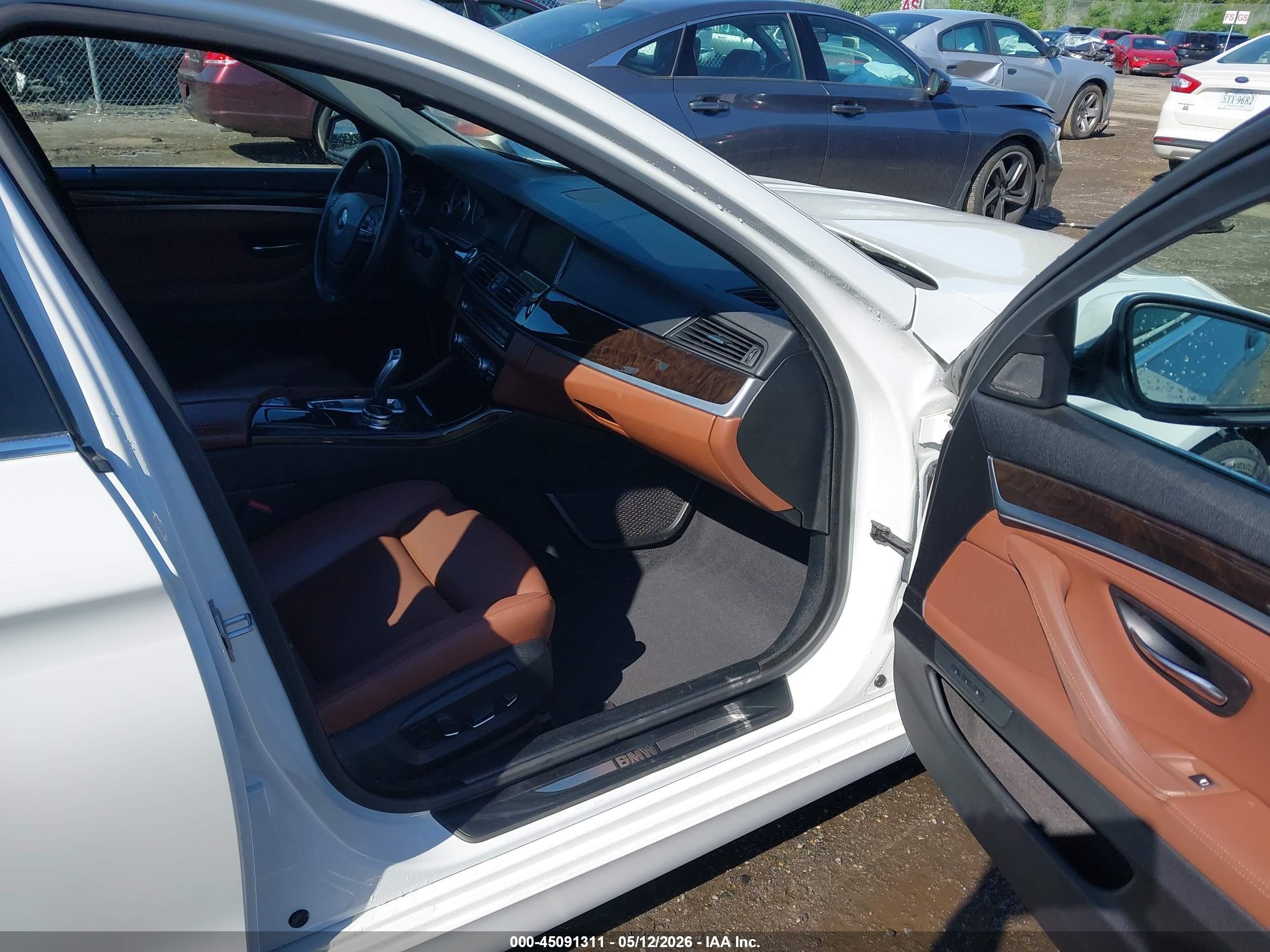 2014 Bmw 535i Xdrive White vin: WBA5B3C55ED539378