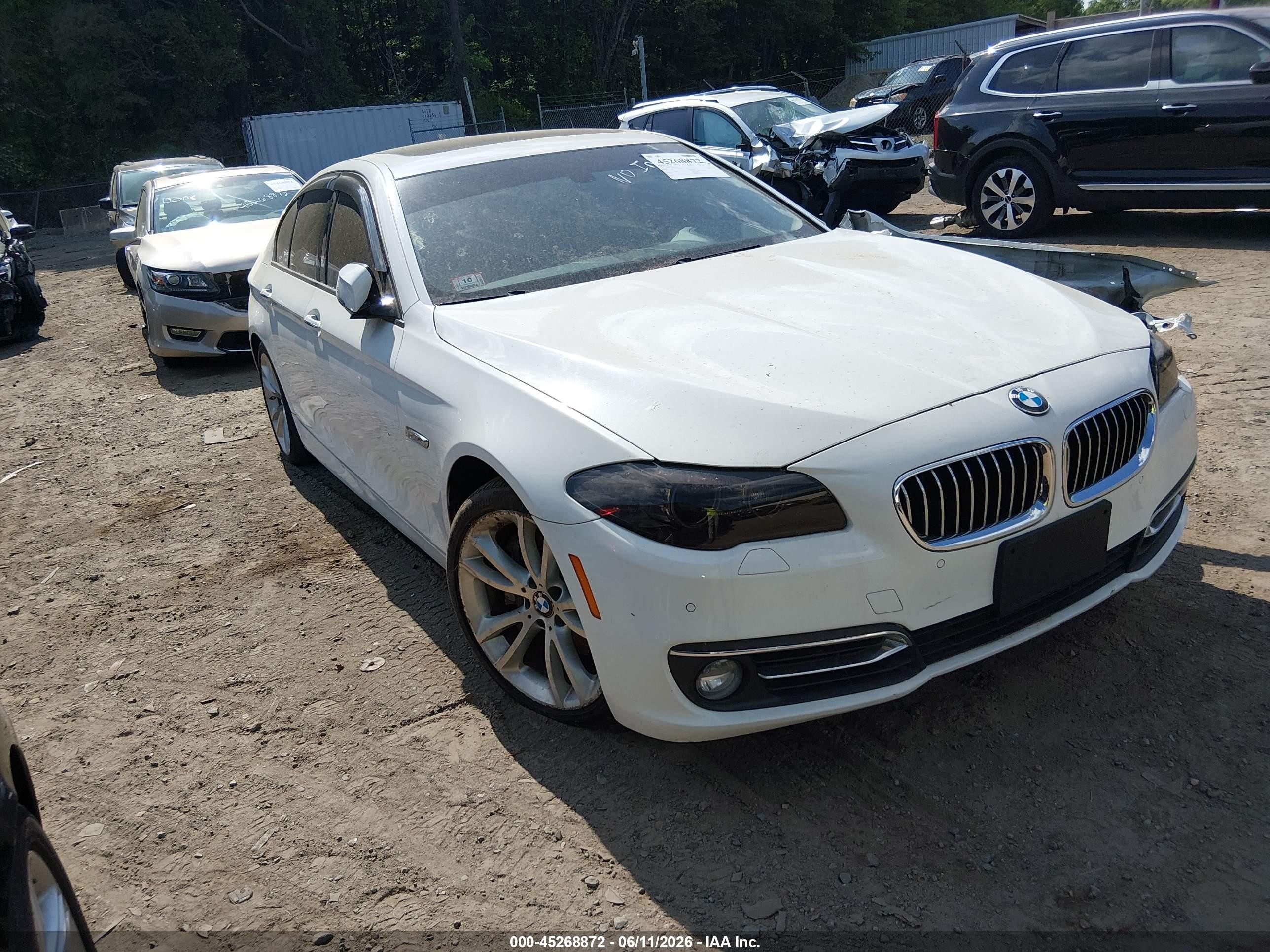 2014 Bmw 535i Xdrive White vin: WBA5B3C57ED534280
