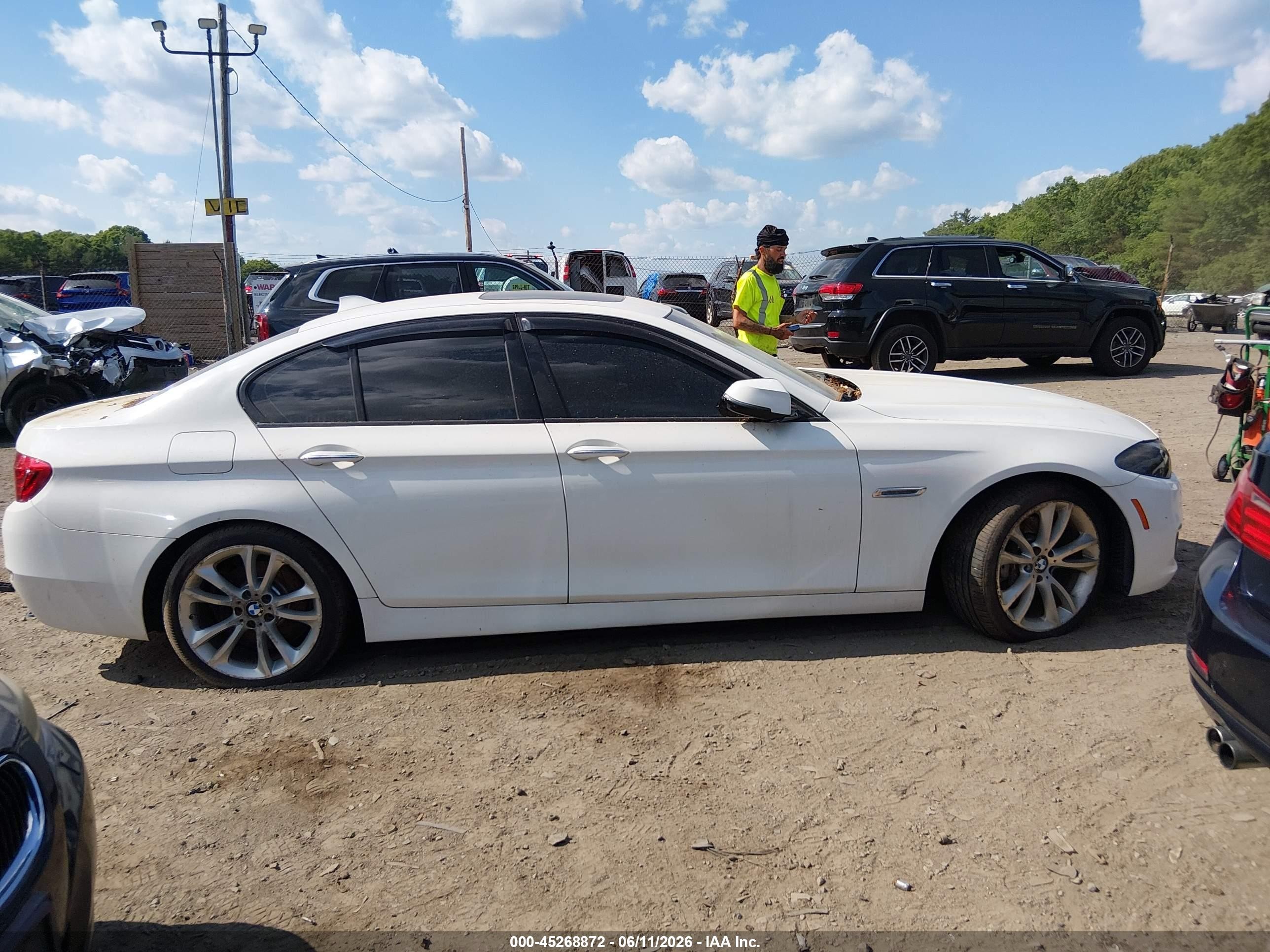 2014 Bmw 535i Xdrive White vin: WBA5B3C57ED534280