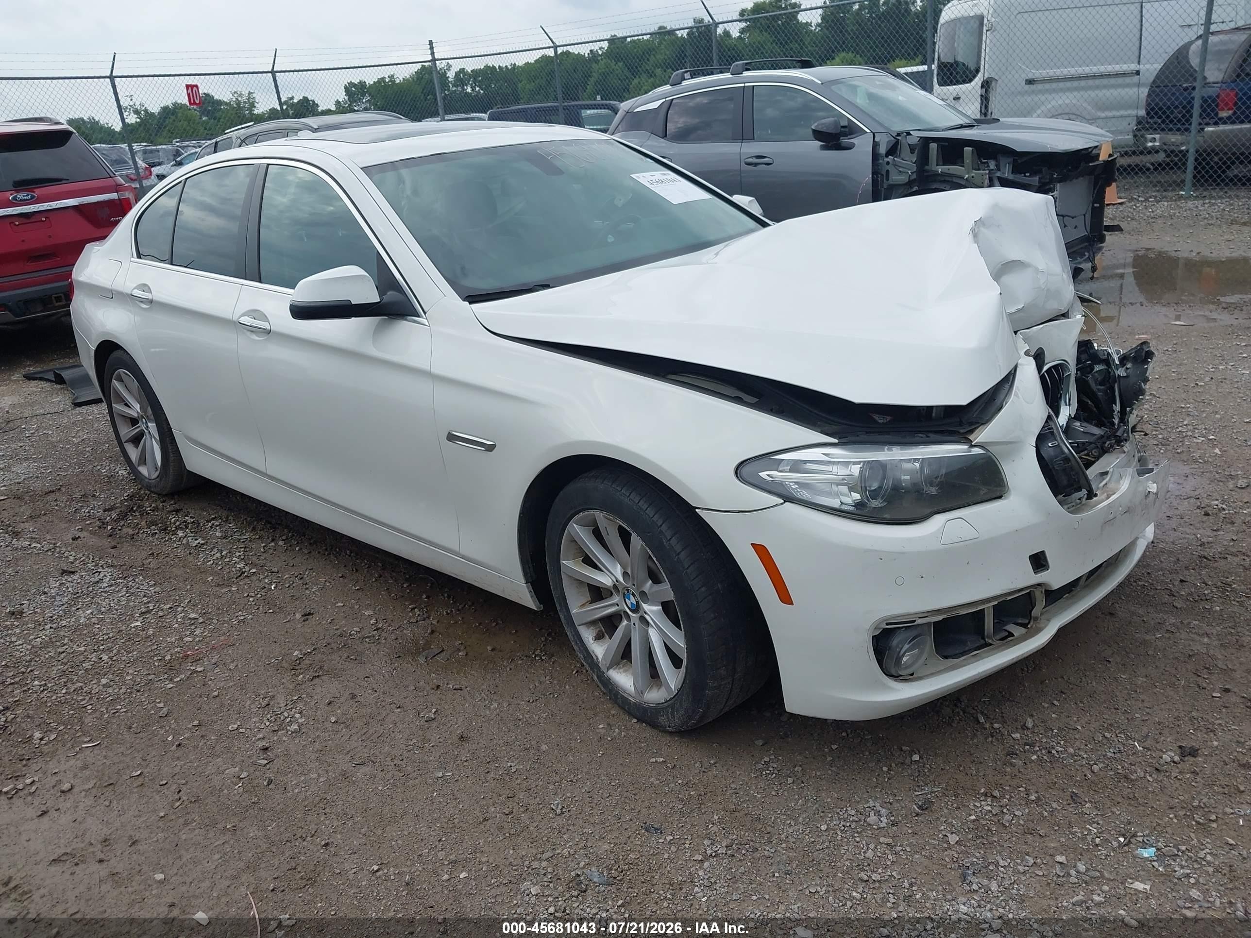 2015 Bmw 535i Xdrive White vin: WBA5B3C58FD543927