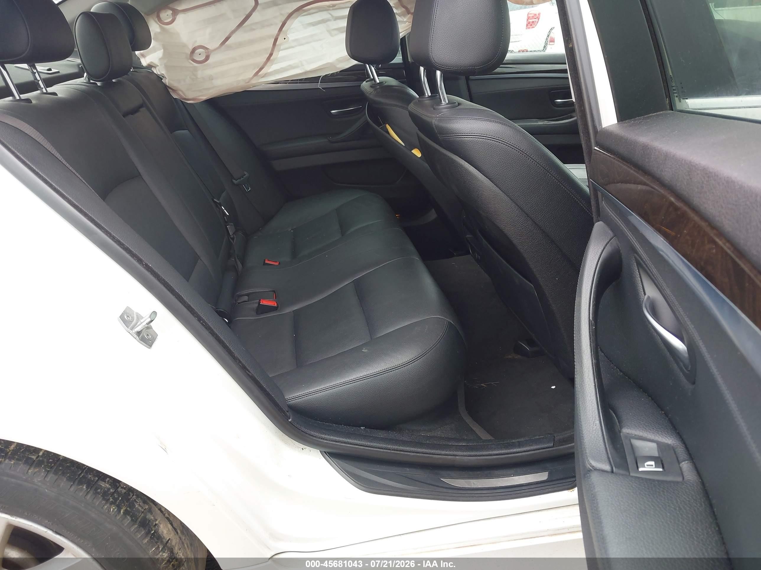 2015 Bmw 535i Xdrive White vin: WBA5B3C58FD543927