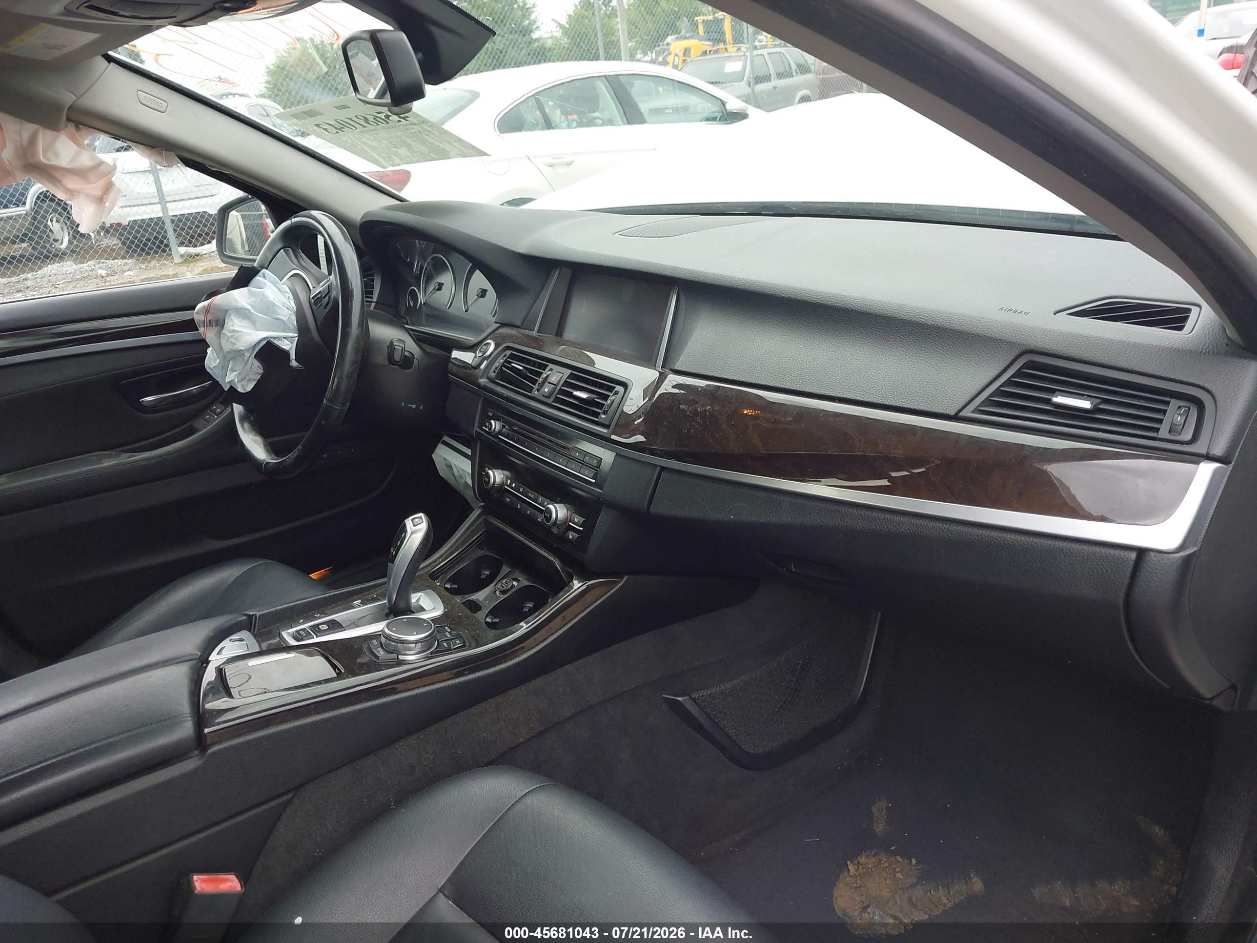 2015 Bmw 535i Xdrive White vin: WBA5B3C58FD543927
