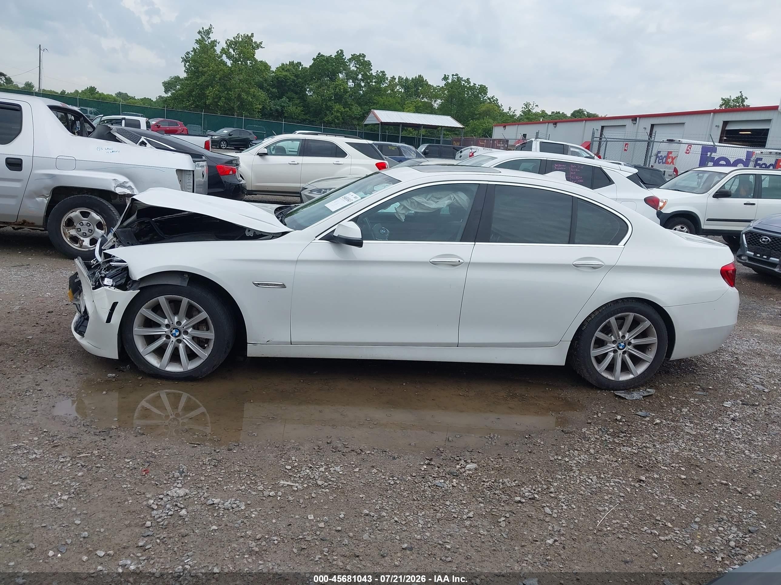 2015 Bmw 535i Xdrive White vin: WBA5B3C58FD543927