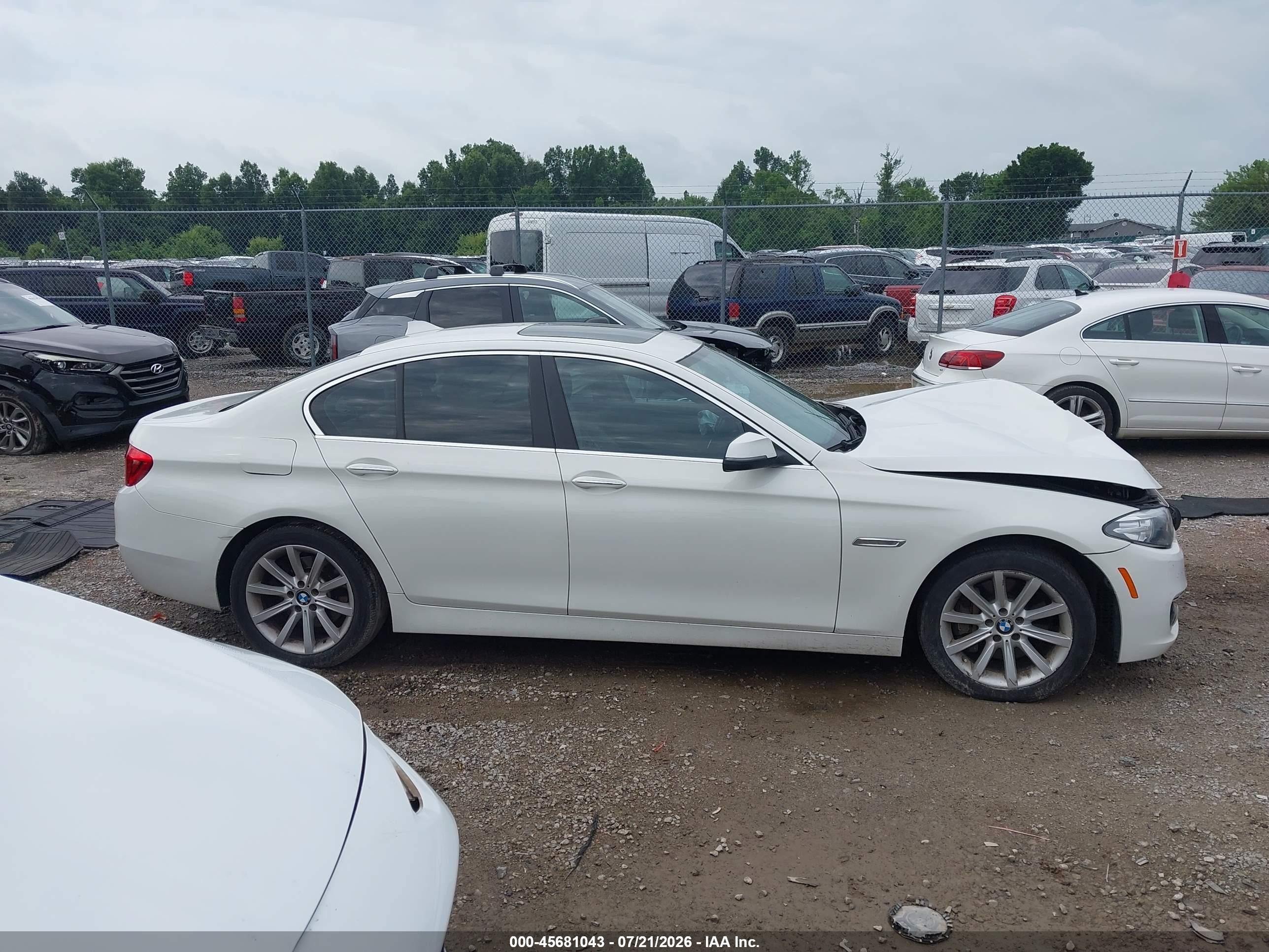 2015 Bmw 535i Xdrive White vin: WBA5B3C58FD543927