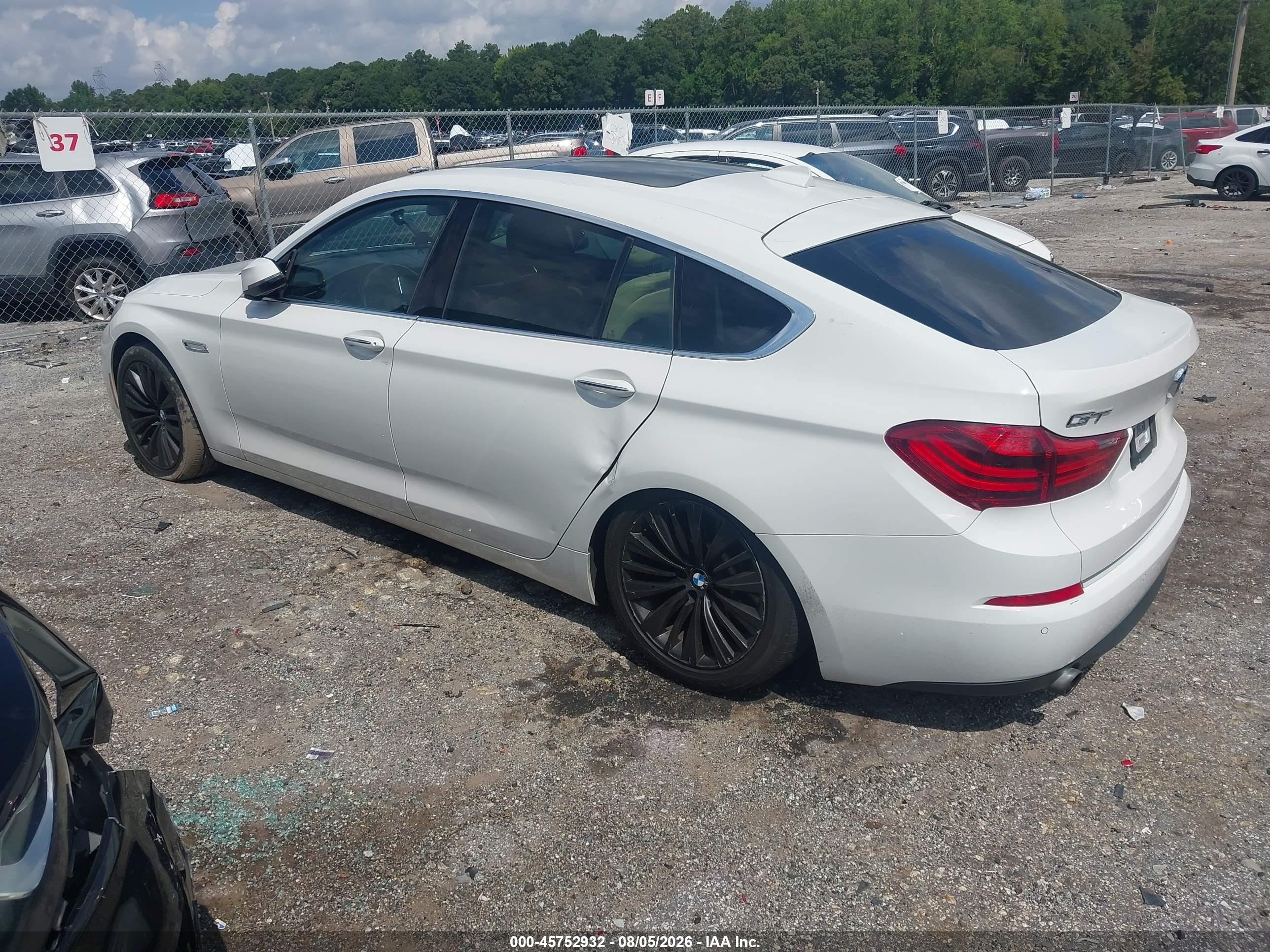 2015 Bmw 535i Gran Turismo   White vin: WBA5M2C5XFGH99251
