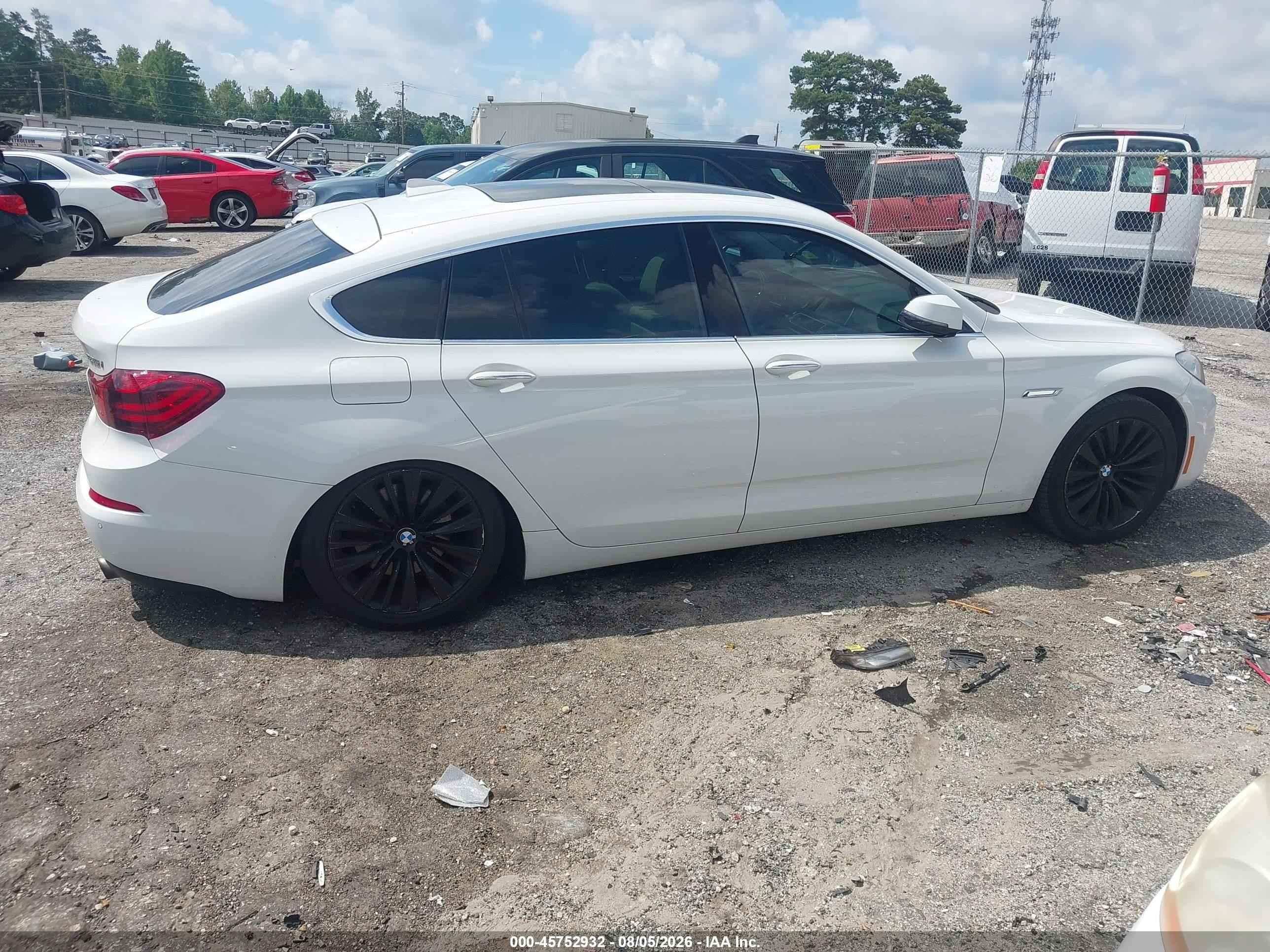 2015 Bmw 535i Gran Turismo   White vin: WBA5M2C5XFGH99251