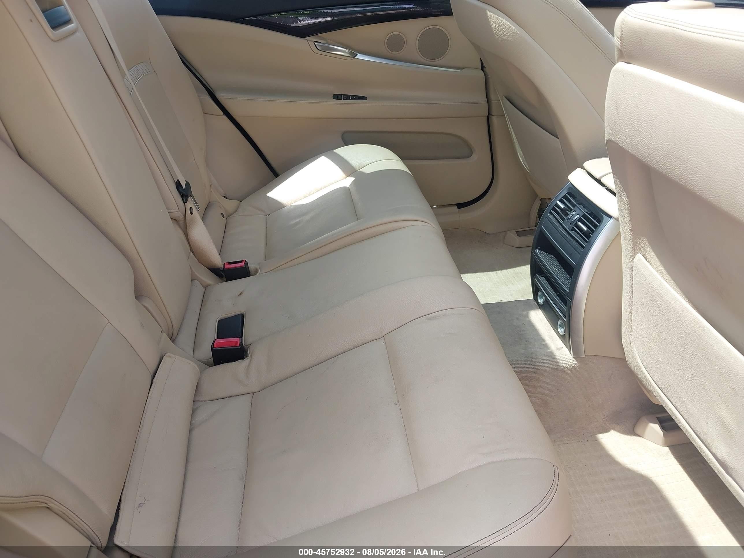 2015 Bmw 535i Gran Turismo   White vin: WBA5M2C5XFGH99251