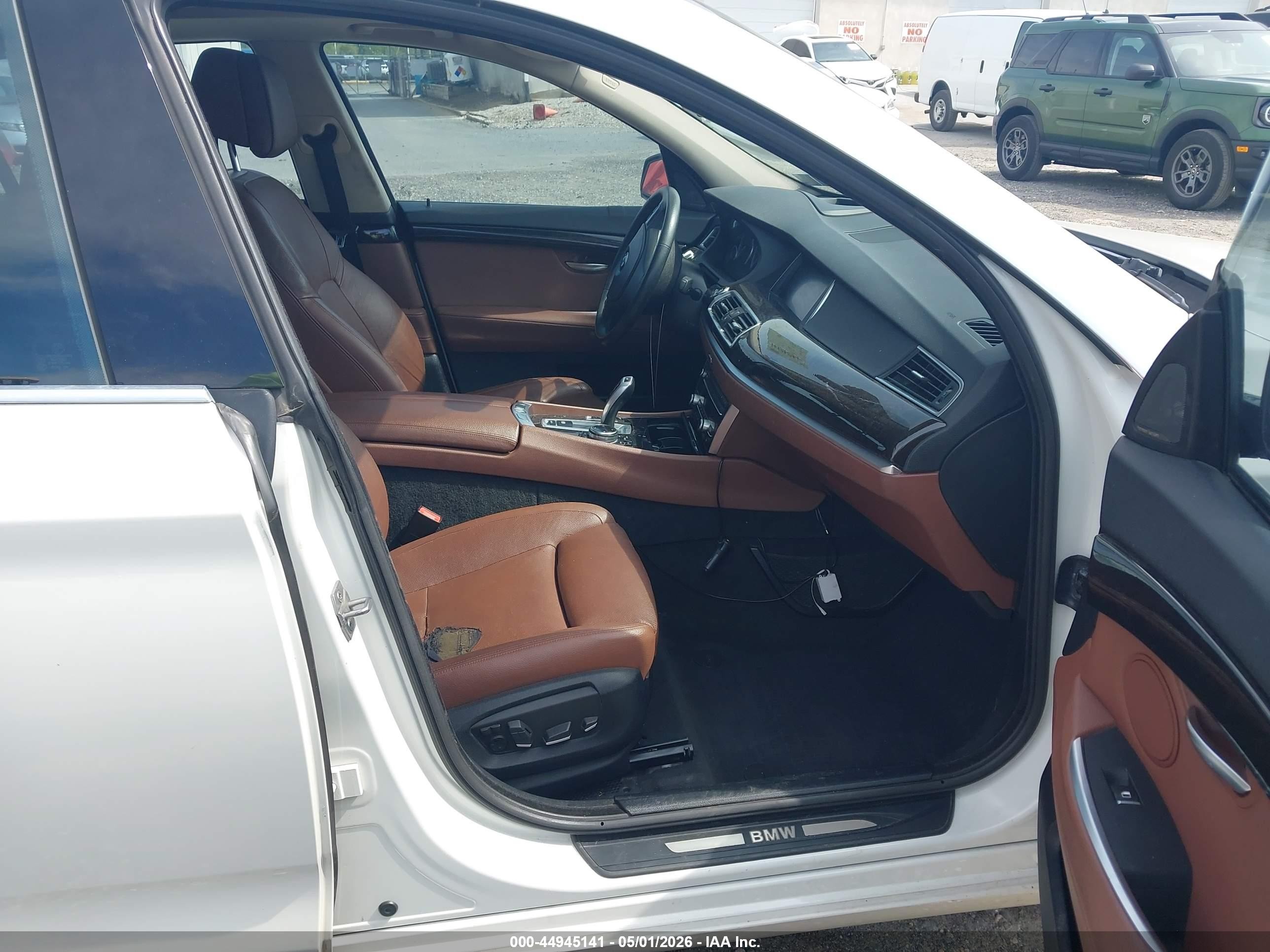 2014 Bmw 535i Gran Turismo Xdrive White vin: WBA5M4C58ED183752