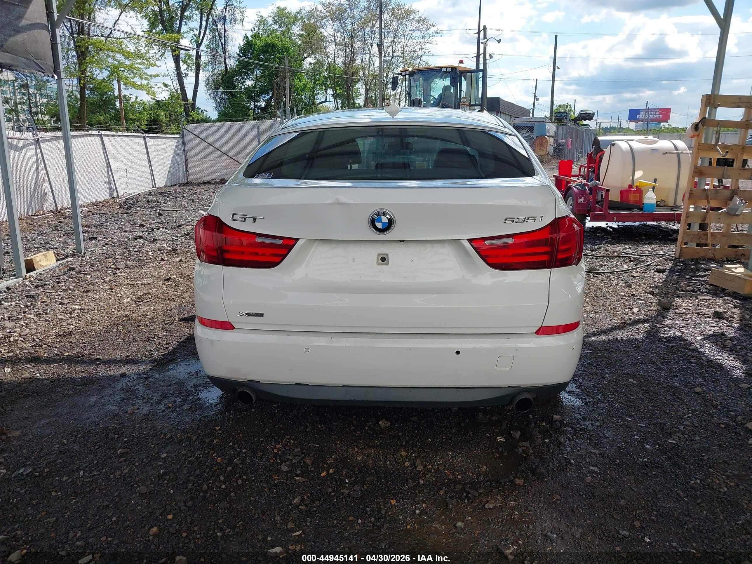 2014 Bmw 535i Gran Turismo Xdrive White vin: WBA5M4C58ED183752