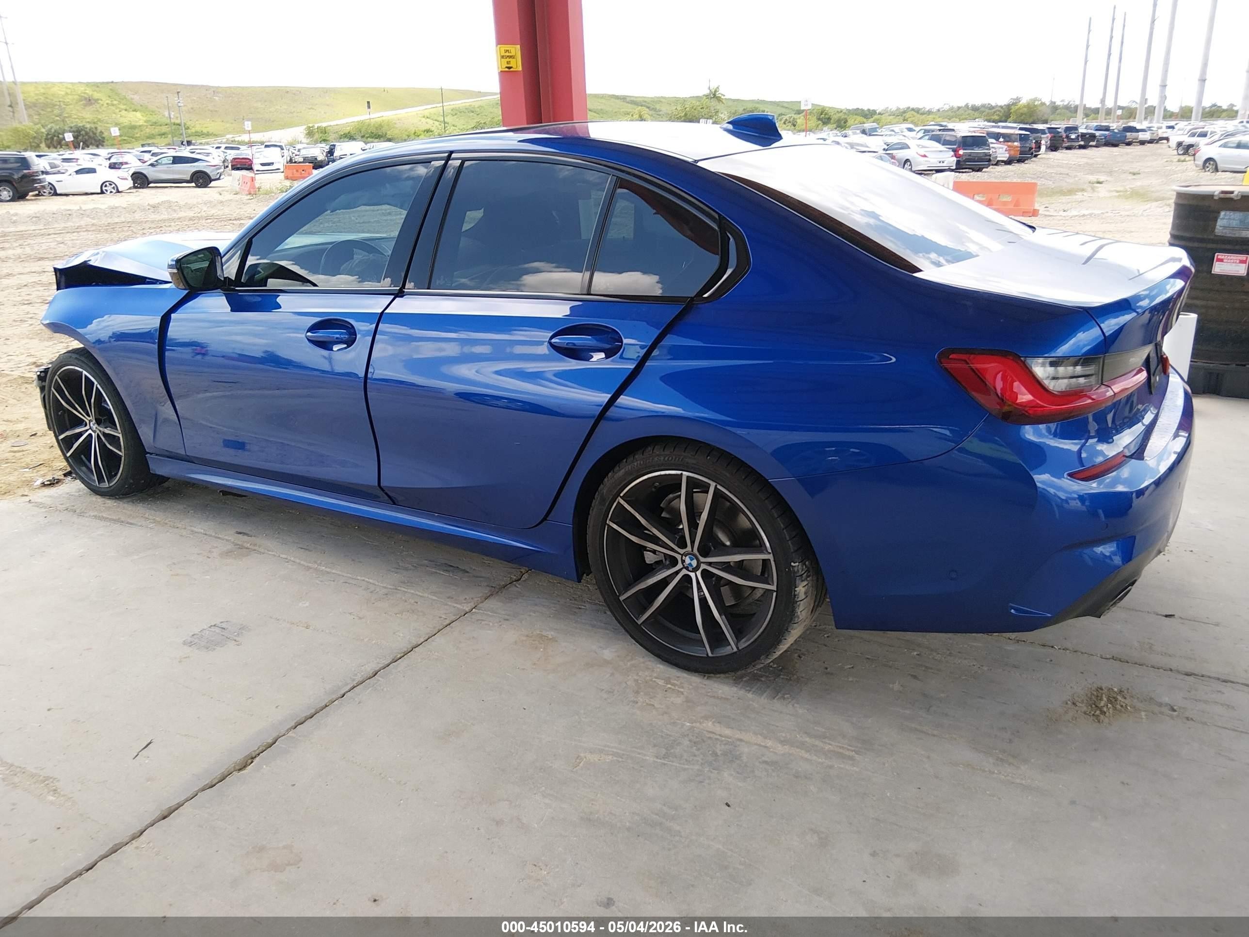 2019 Bmw 330i   Blue vin: WBA5R1C59KAE81615
