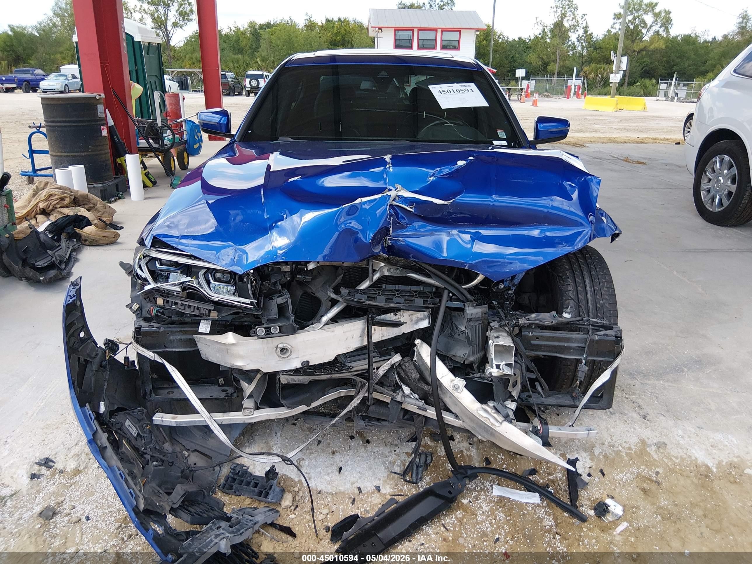 2019 Bmw 330i   Blue vin: WBA5R1C59KAE81615