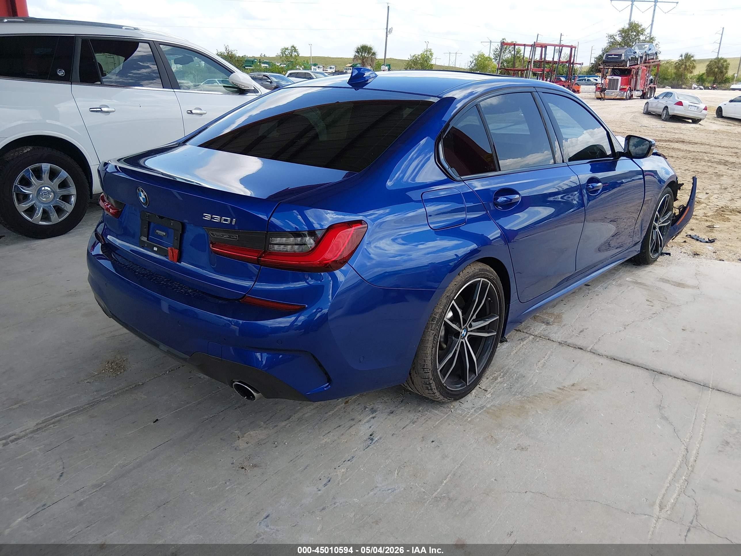 2019 Bmw 330i   Blue vin: WBA5R1C59KAE81615