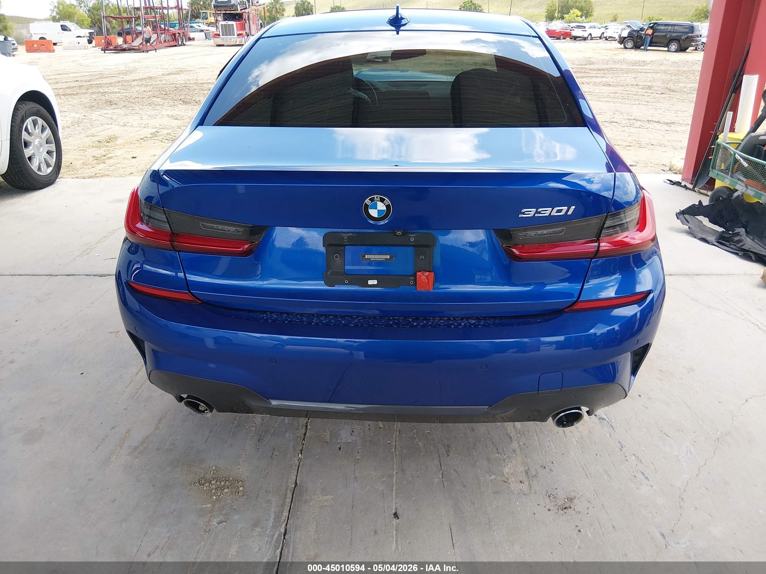 2019 Bmw 330i   Blue vin: WBA5R1C59KAE81615