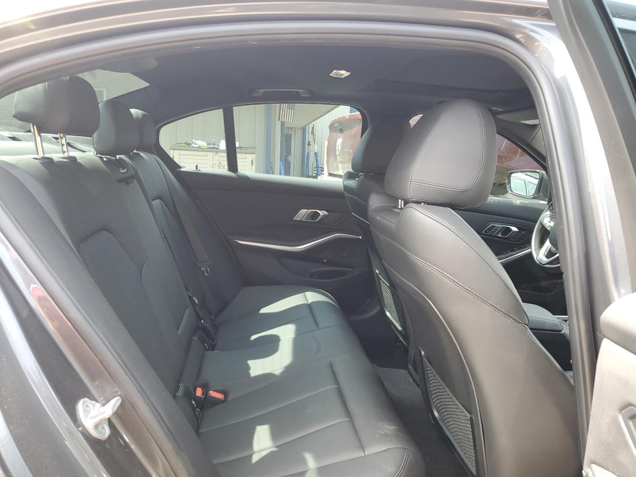 2021 Bmw 330xi    Gray vin: WBA5R7C07MFK50674
