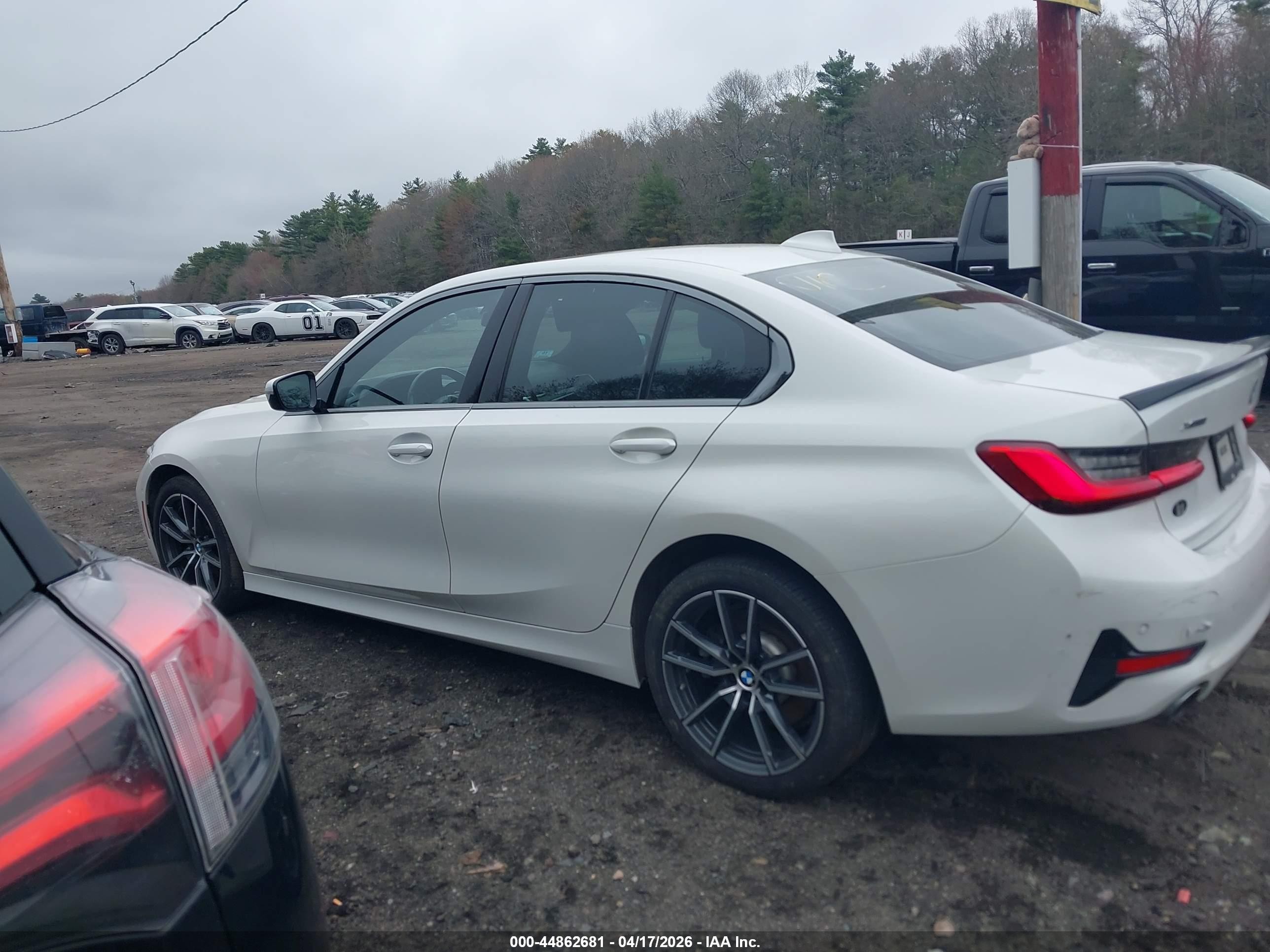 2019 Bmw 330i Xdrive White vin: WBA5R7C53KFH02440