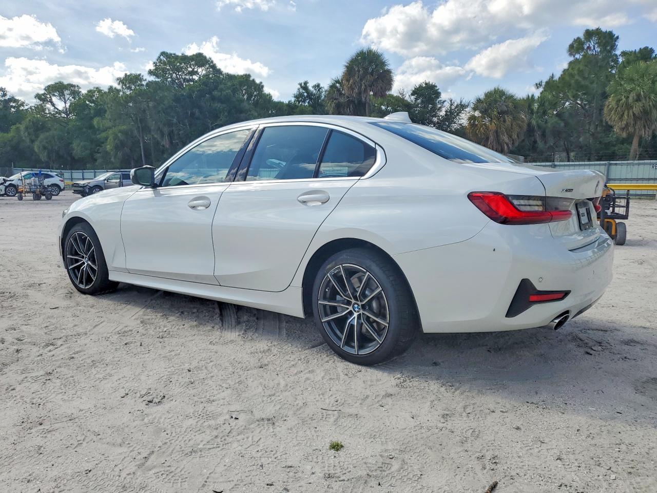 2019 Bmw 330xi White vin: WBA5R7C56KFH30622
