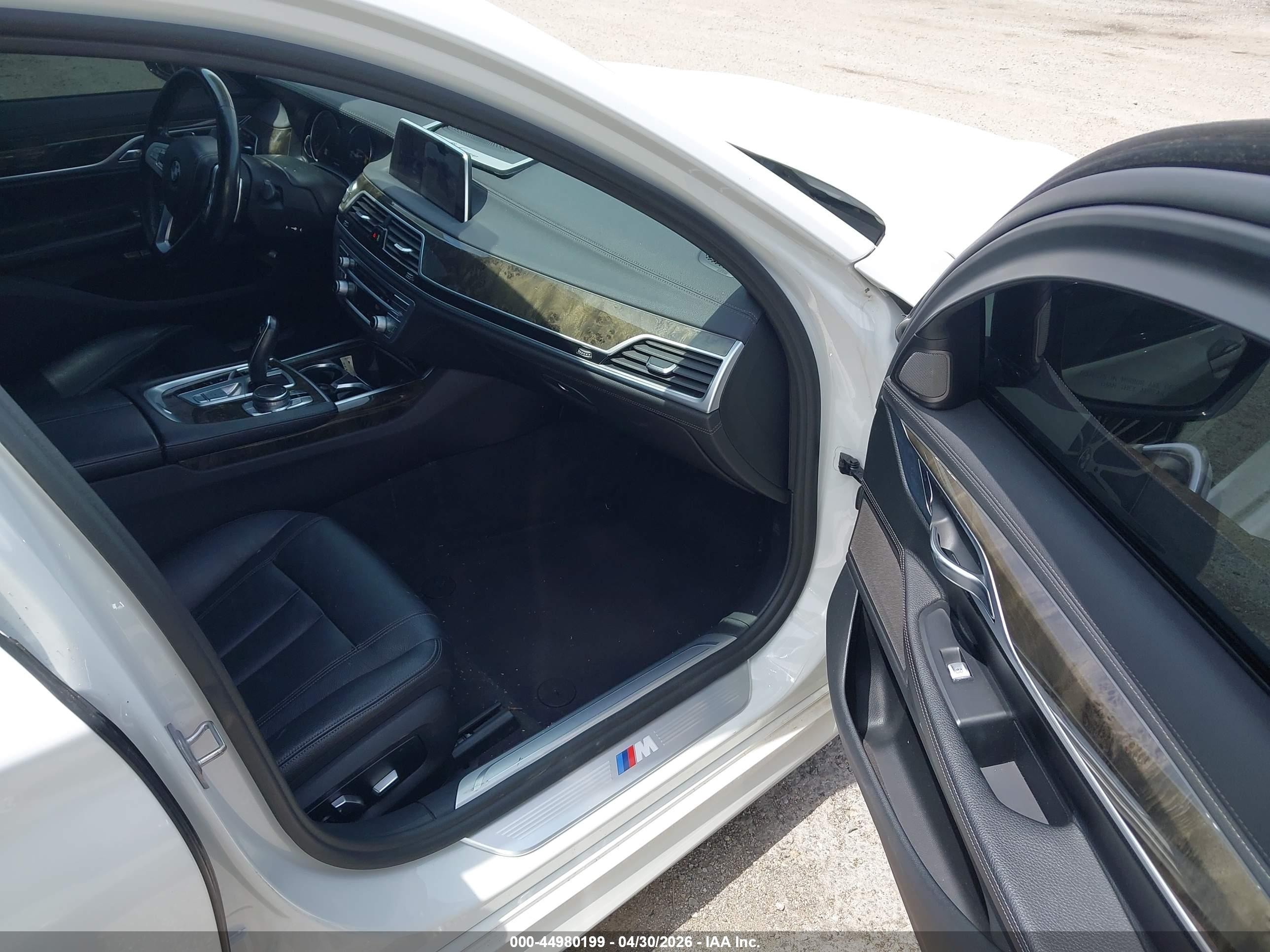 2018 Bmw 740i   White vin: WBA7E2C51JB214999