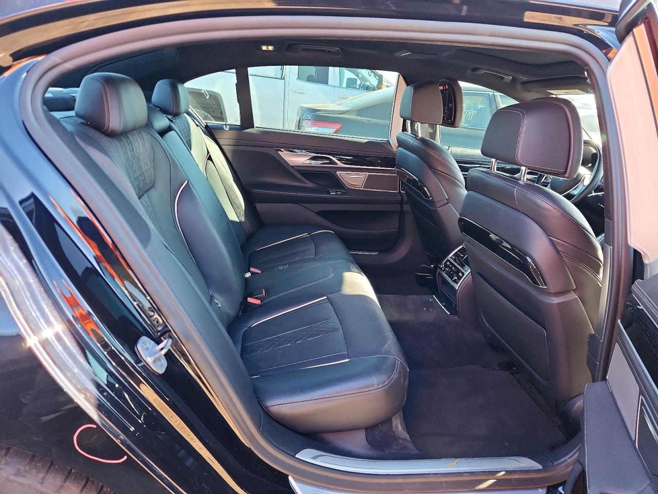 2019 Bmw 750 Xi Blue vin: WBA7F2C54KB240379