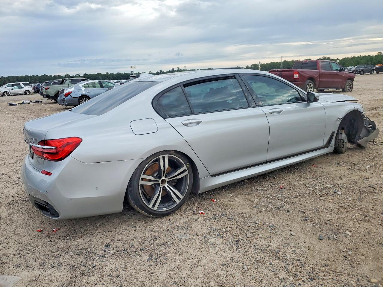 2017 Bmw 750 Xi Silver vin: WBA7F2C57HG421875