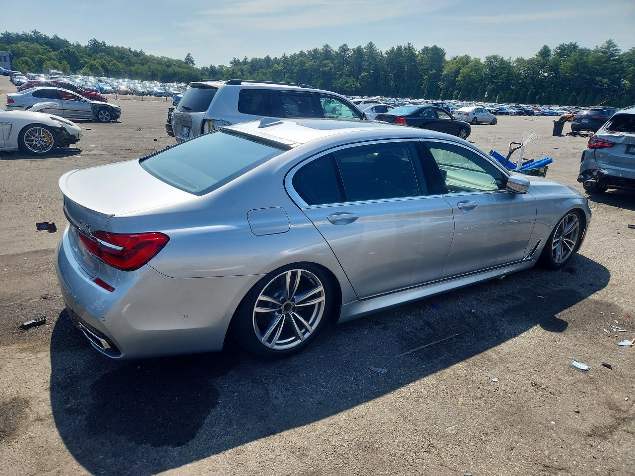 2017 Bmw 750 Xi Серебряный vin: WBA7F2C57HG422394