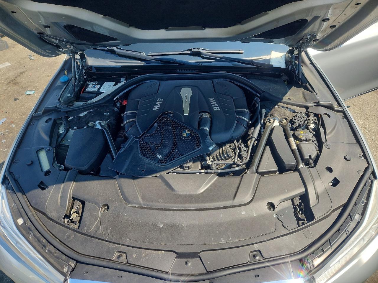 2017 Bmw 750 Xi Серебряный vin: WBA7F2C57HG422394