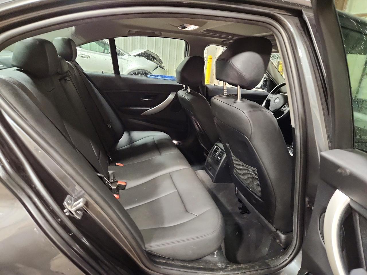 2018 Bmw 320 Xi Gray vin: WBA8A3C51JA499568